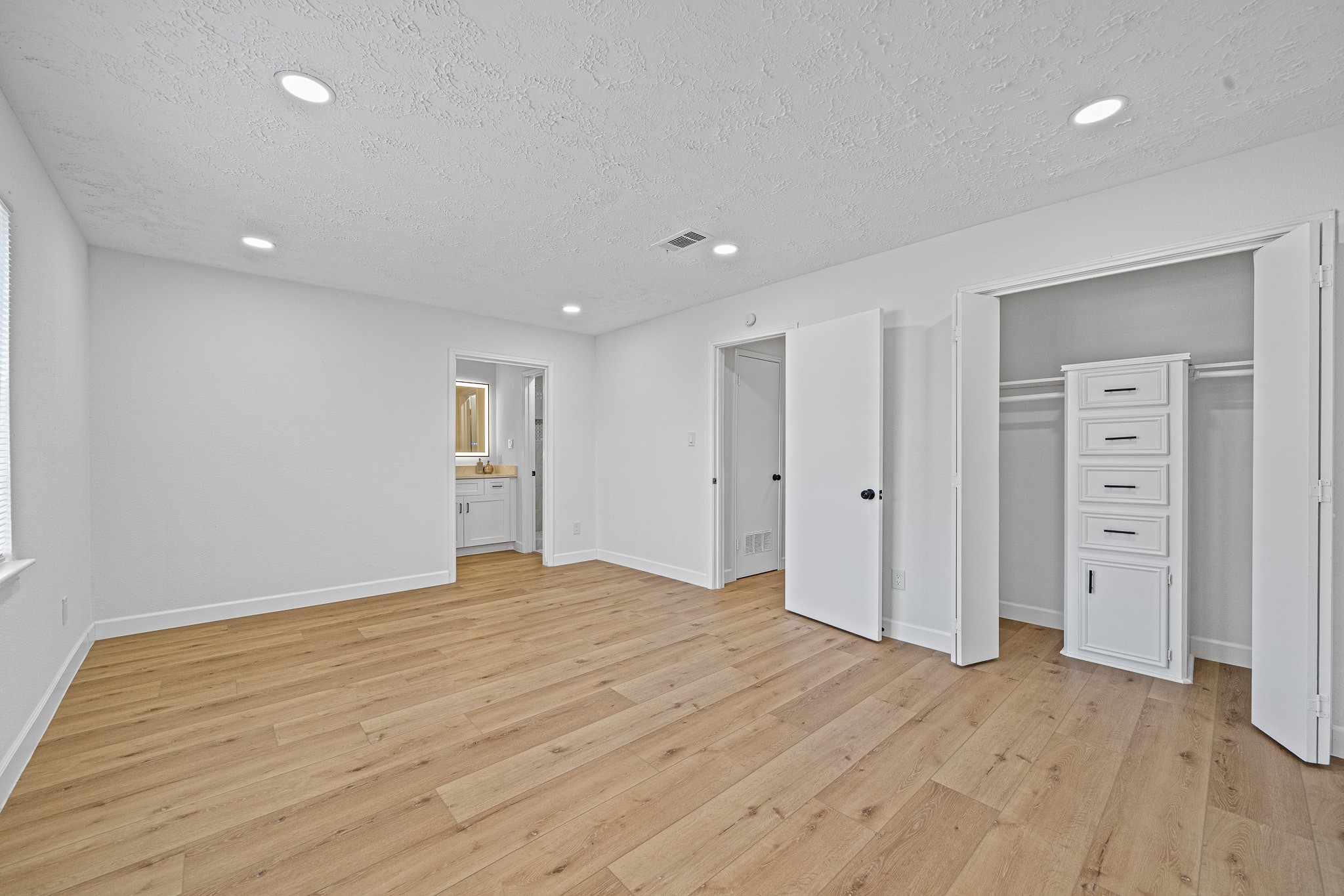 8726 Wilcrest Drive 8726 Property Photo 12