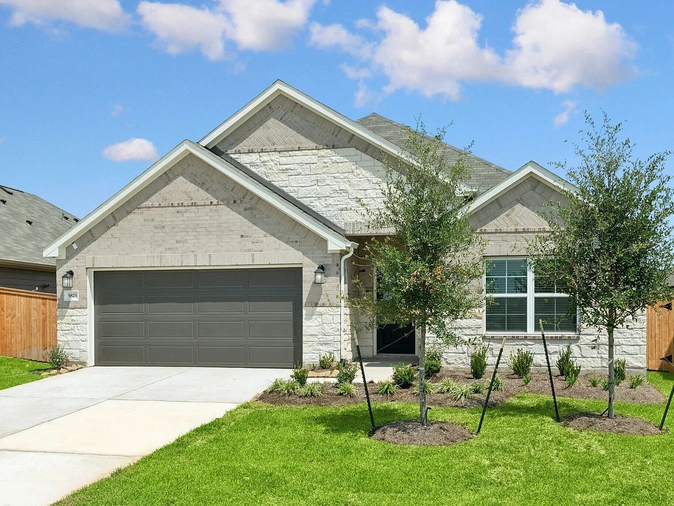 5823 Sunkissed Drive Property Photo 1