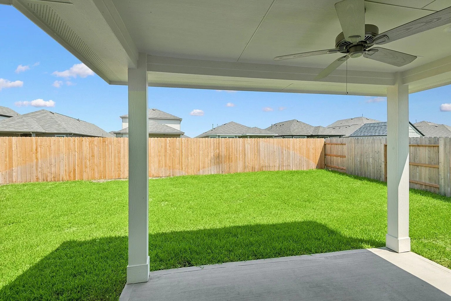 5823 Sunkissed Drive Property Photo 3