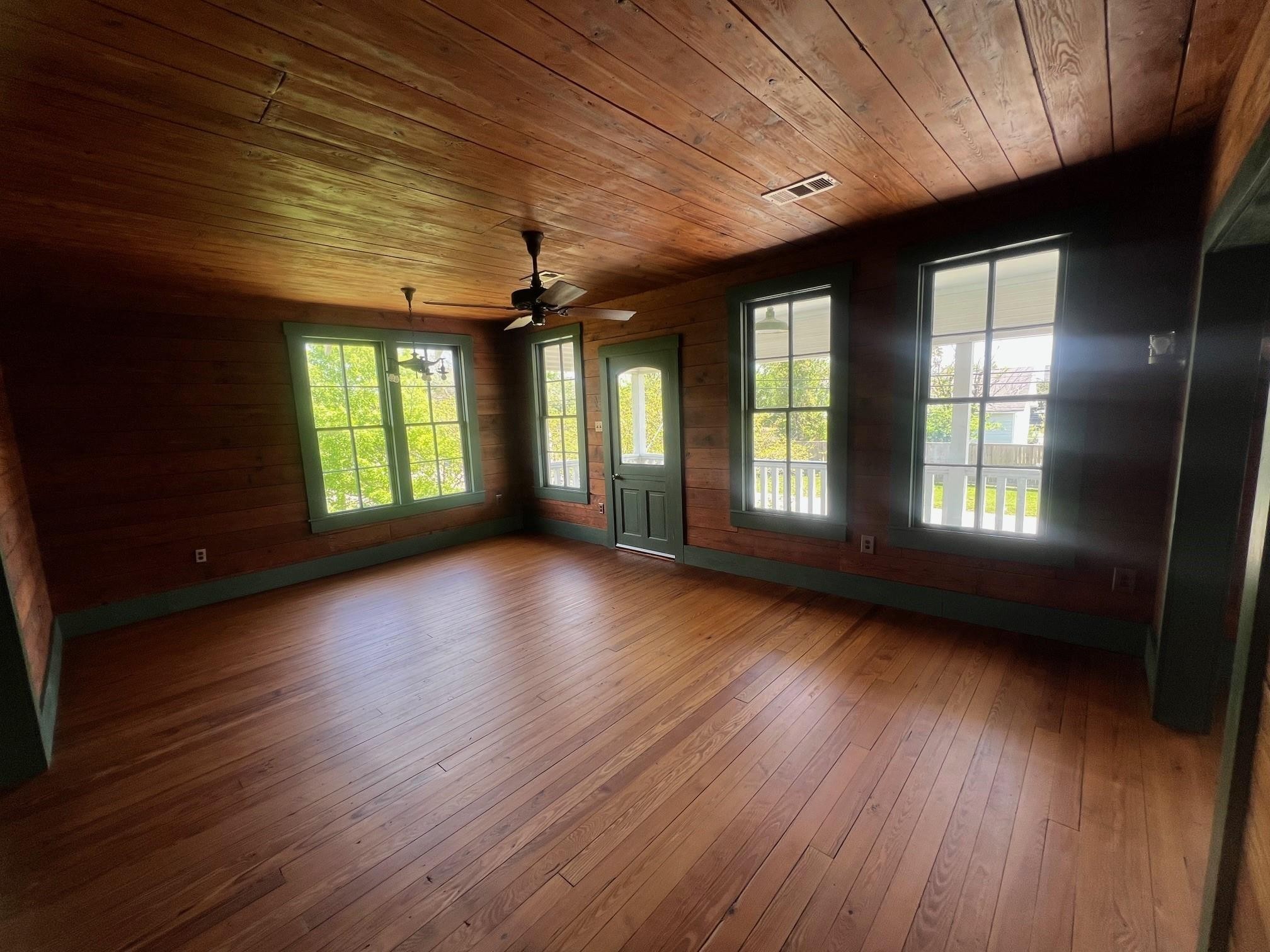 618 Bayridge Road Property Photo 3