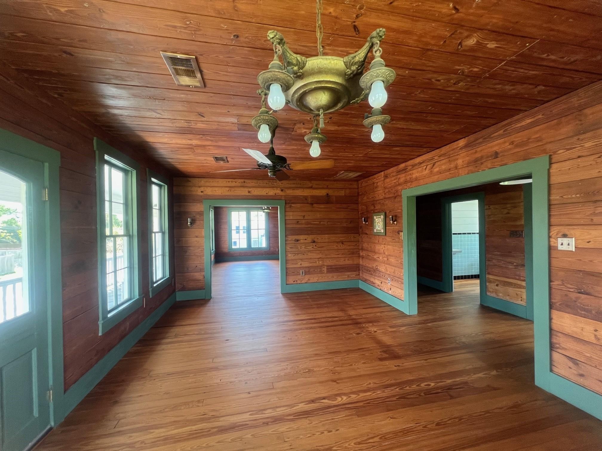 618 Bayridge Road Property Photo 4