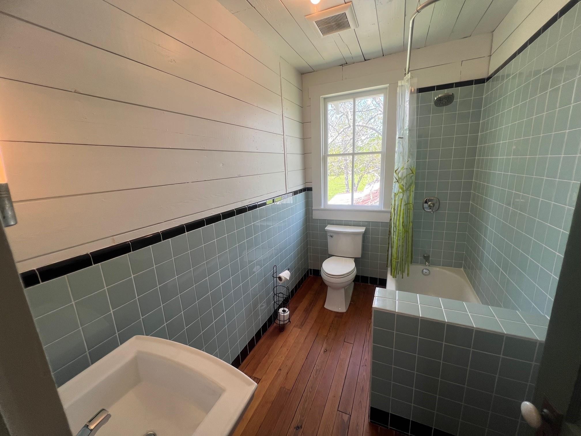 618 Bayridge Road Property Photo 5