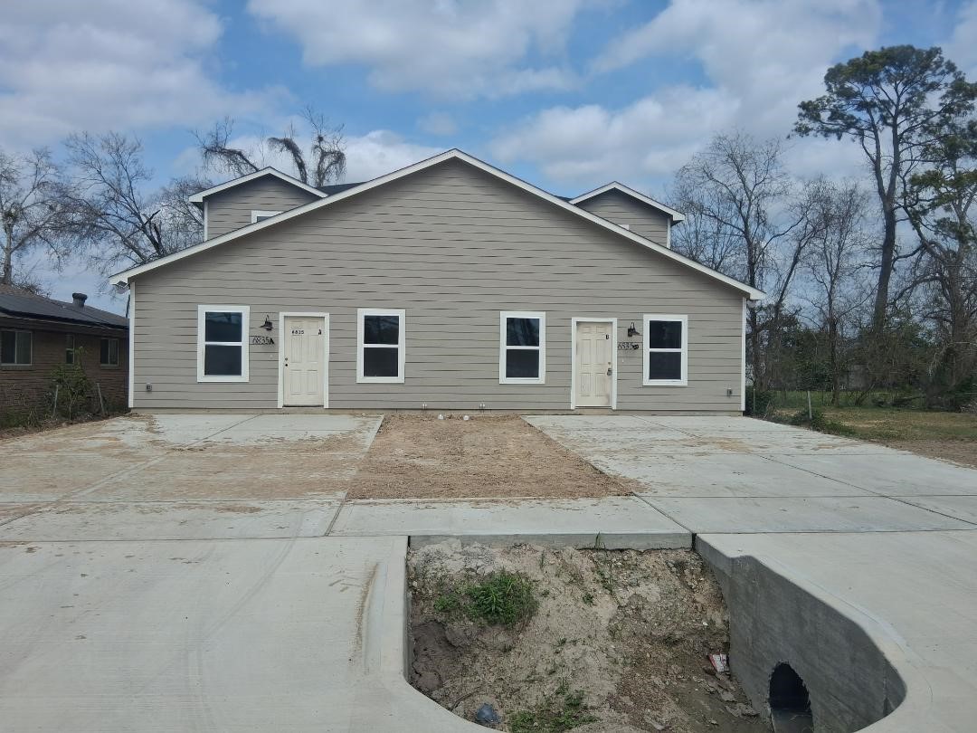 6835 Landor Street Property Photo 4