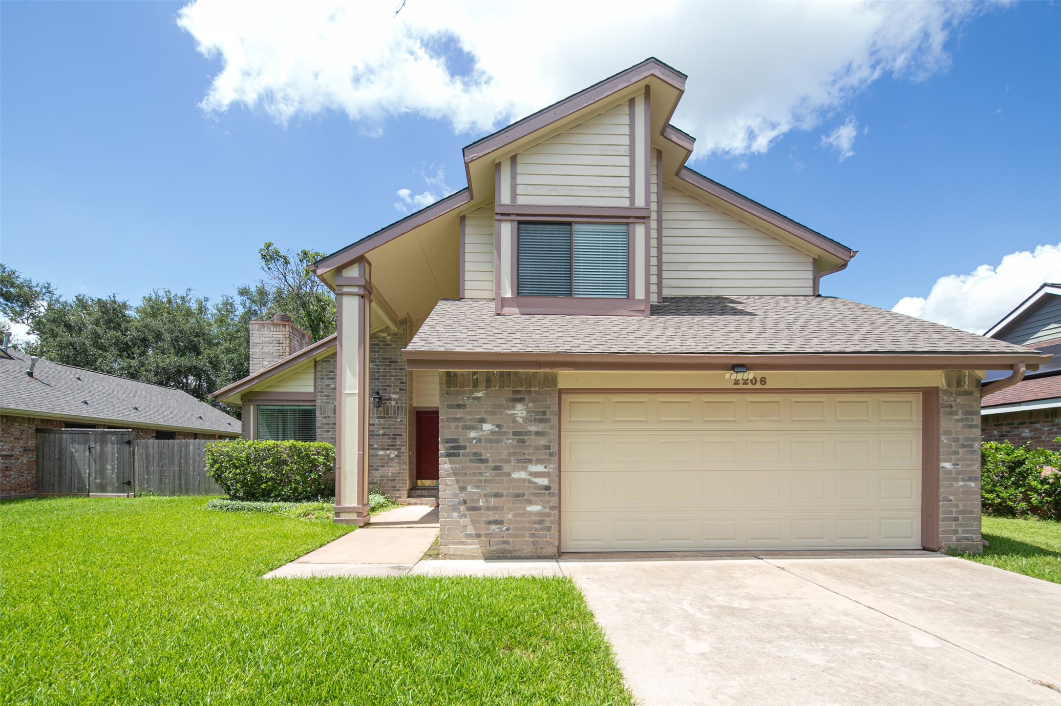 2206 Greencove Lane Property Photo 1