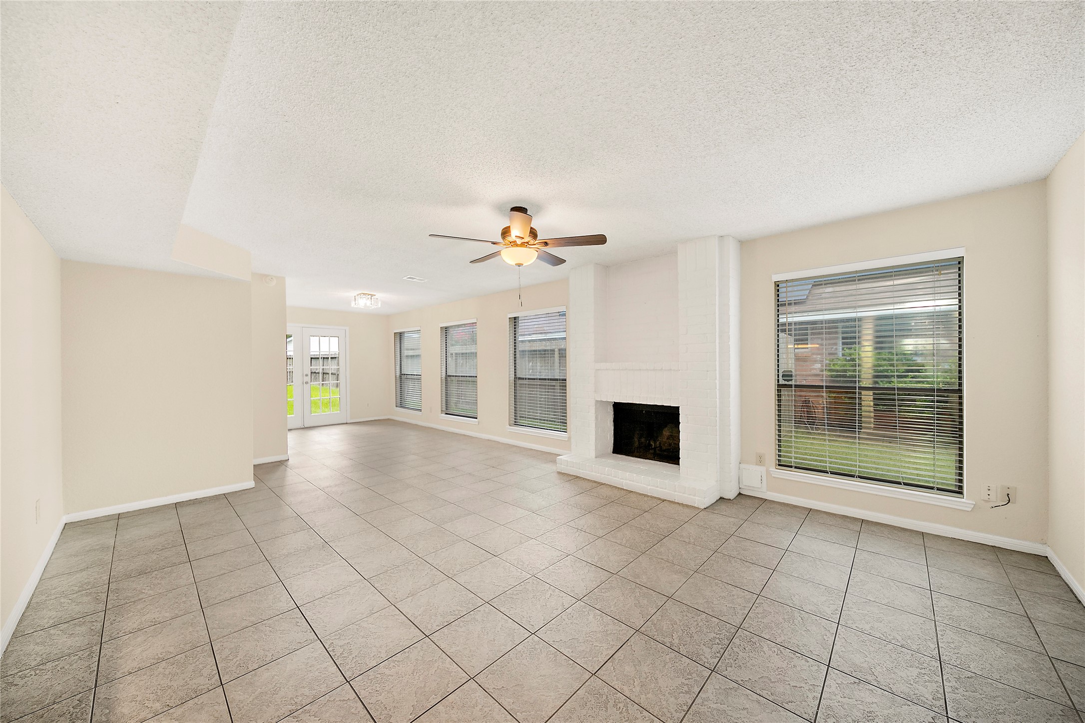 2206 Greencove Lane Property Photo 8