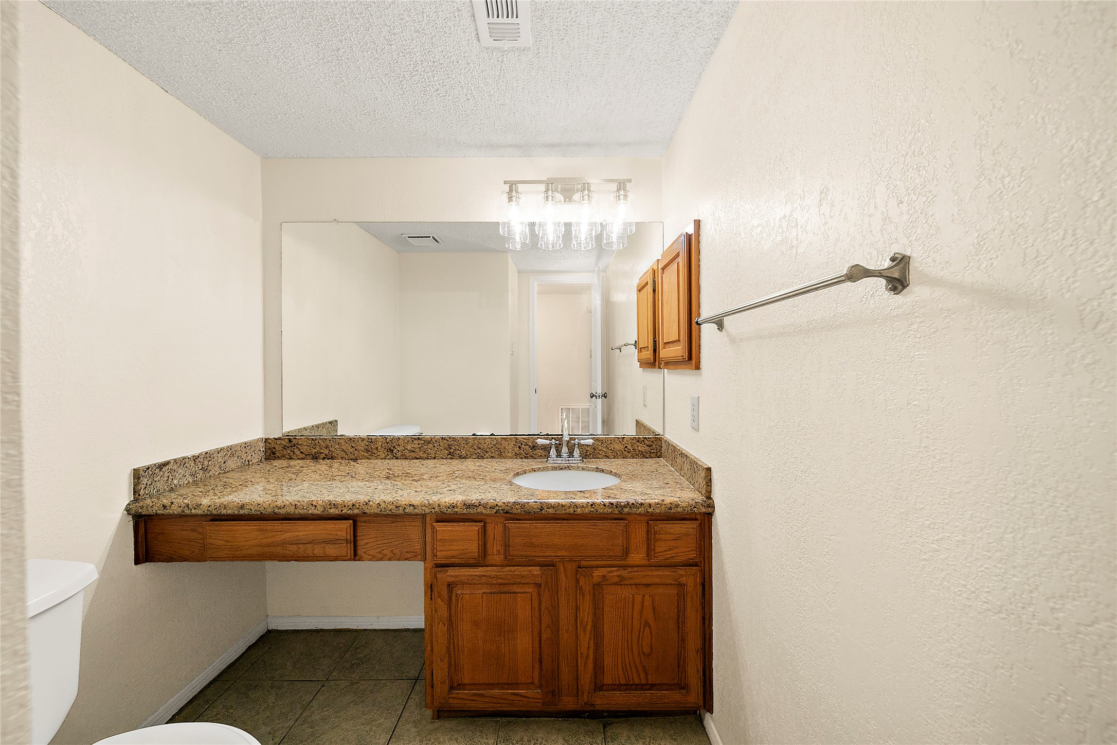2206 Greencove Lane Property Photo 14