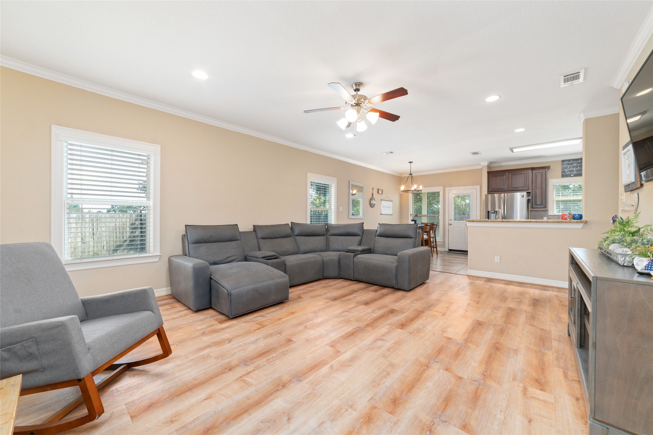 310 Regal Court Property Photo 6