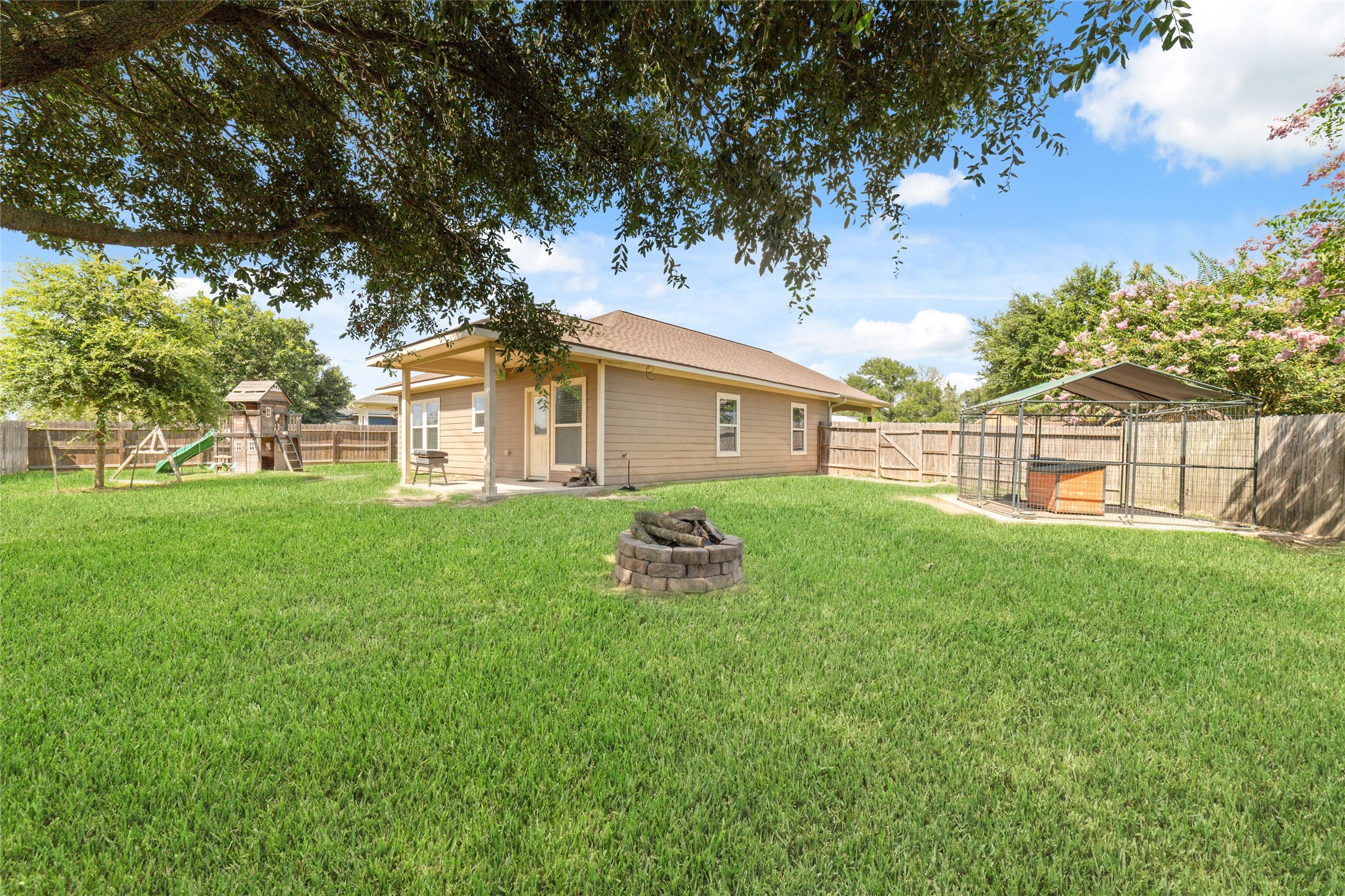 310 Regal Court Property Photo 25