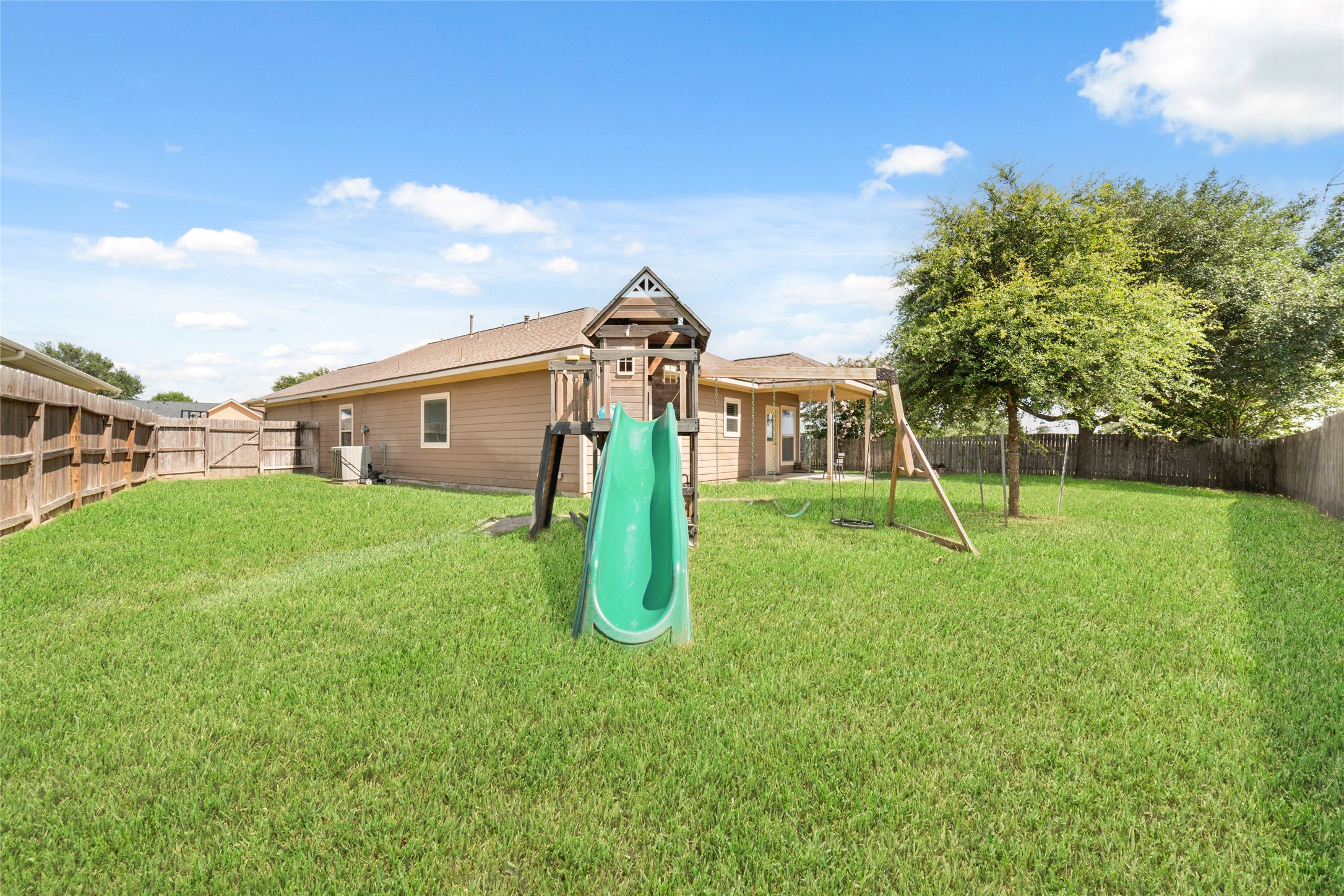310 Regal Court Property Photo 26