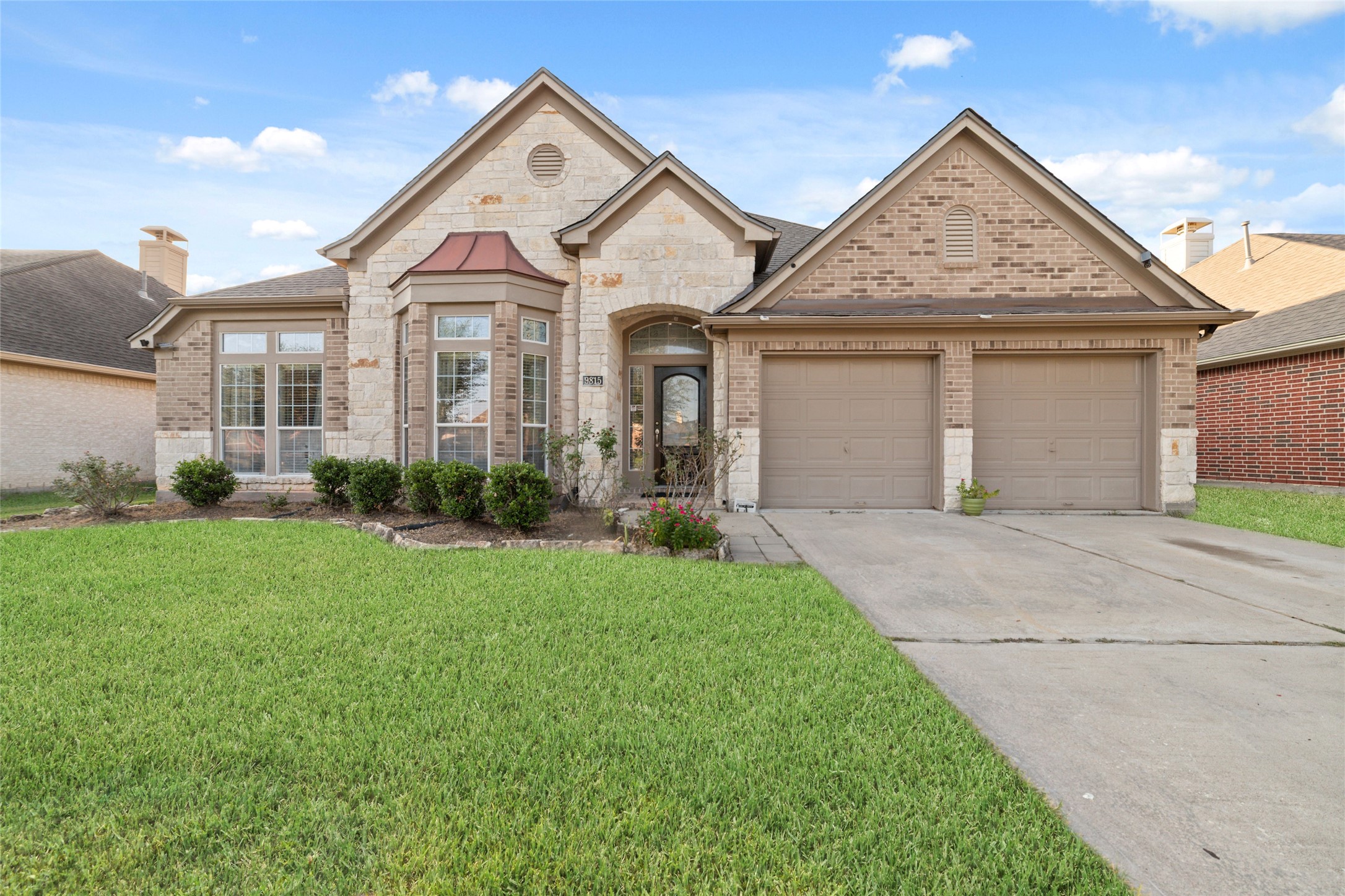 9815 Ryans Park Lane Property Photo 1