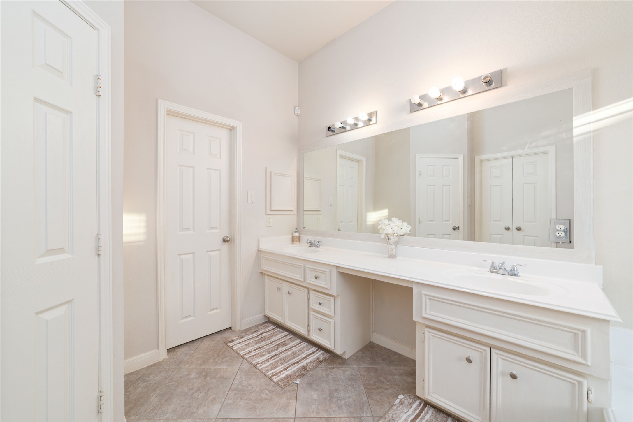 9815 Ryans Park Lane Property Photo 14