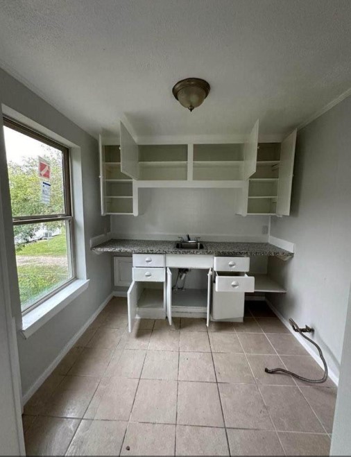 702 Rosedale Street A B Property Photo 7