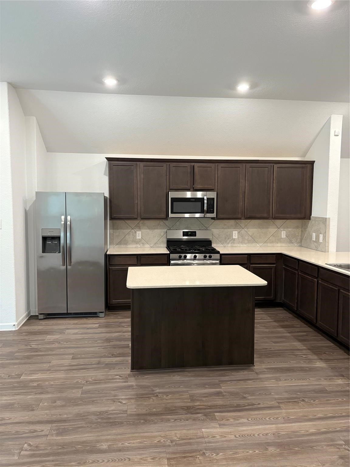 16154 Dockside Street Property Photo 12