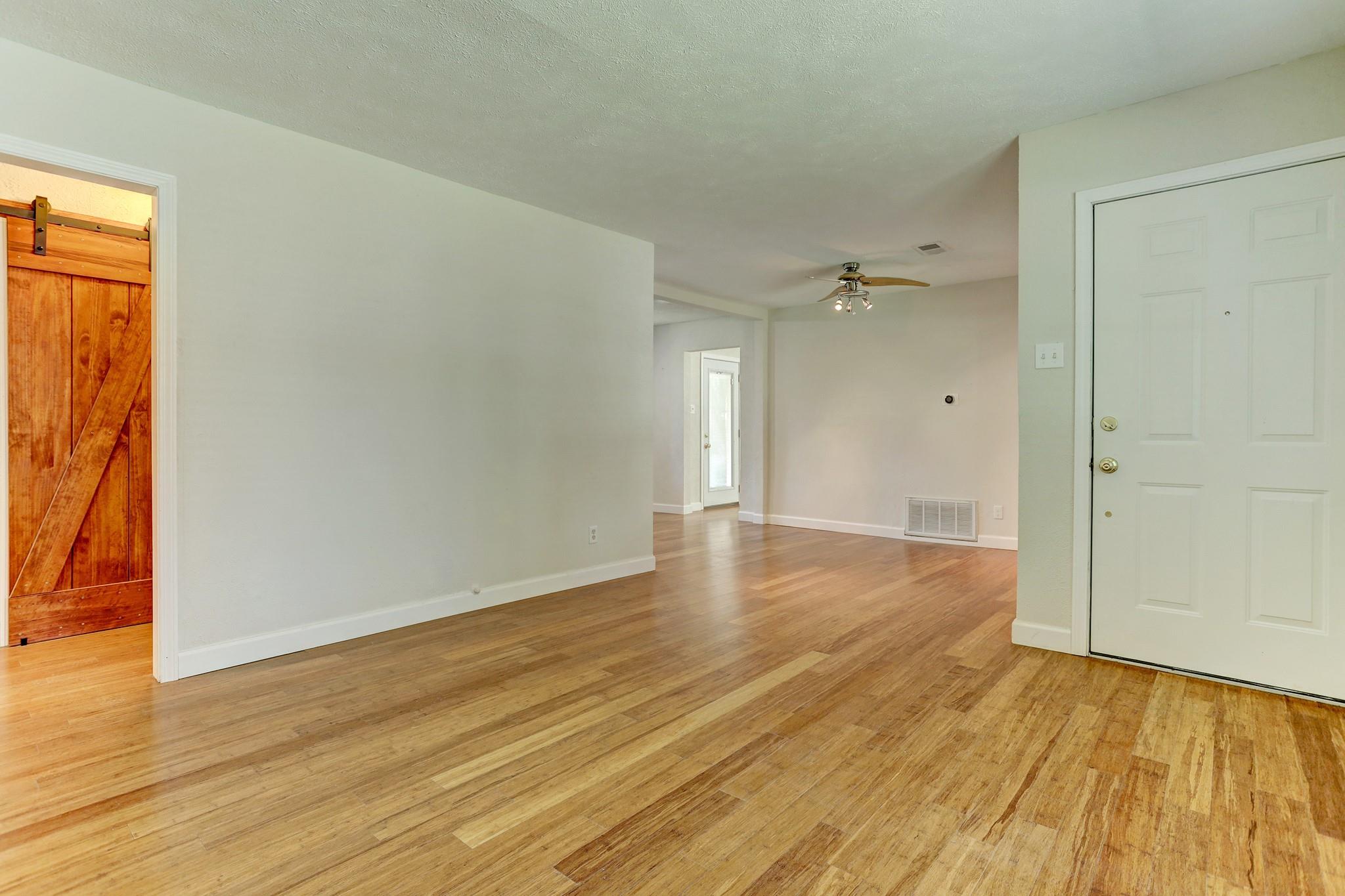 2015 Ebony Lane Property Photo 2
