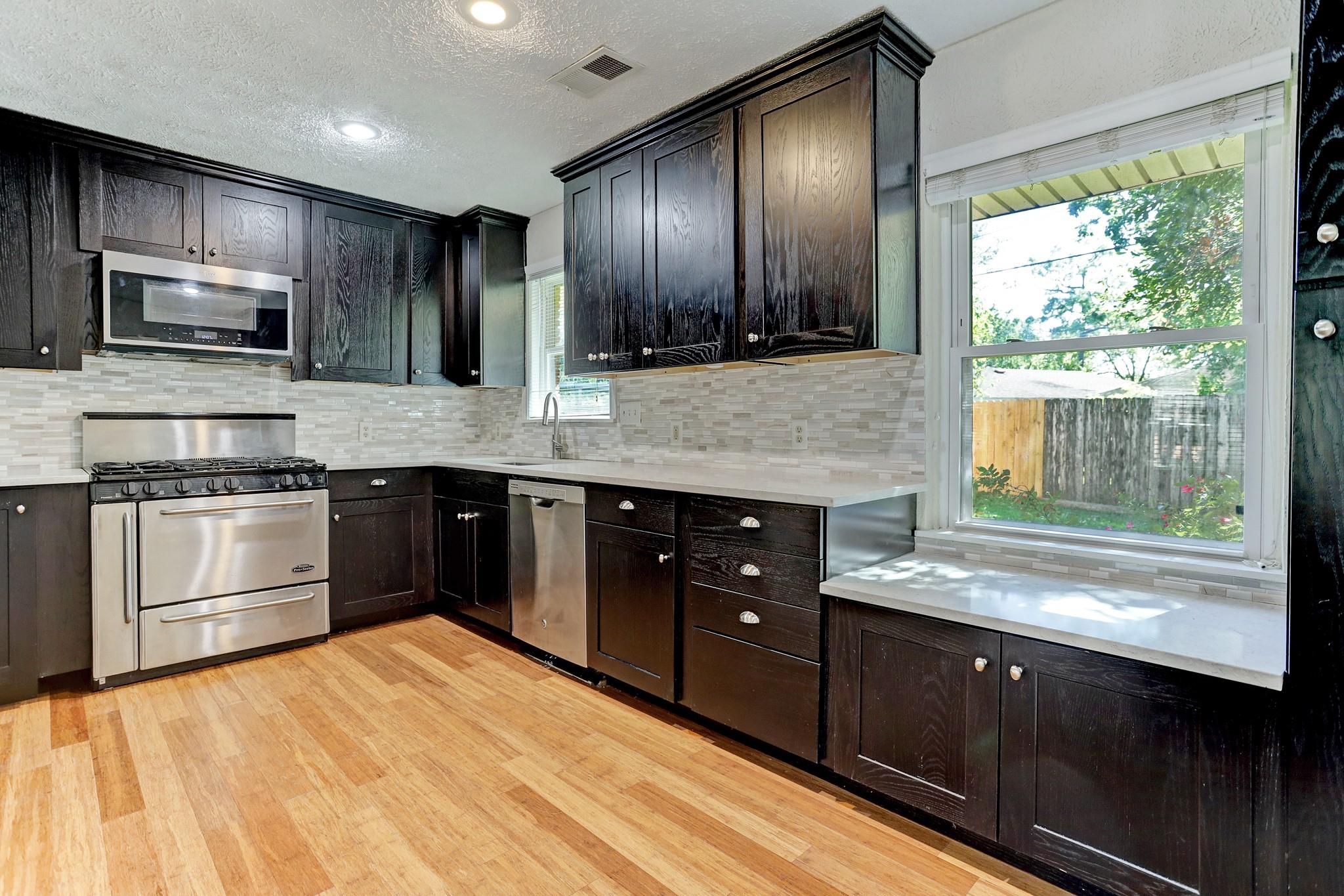 2015 Ebony Lane Property Photo 6