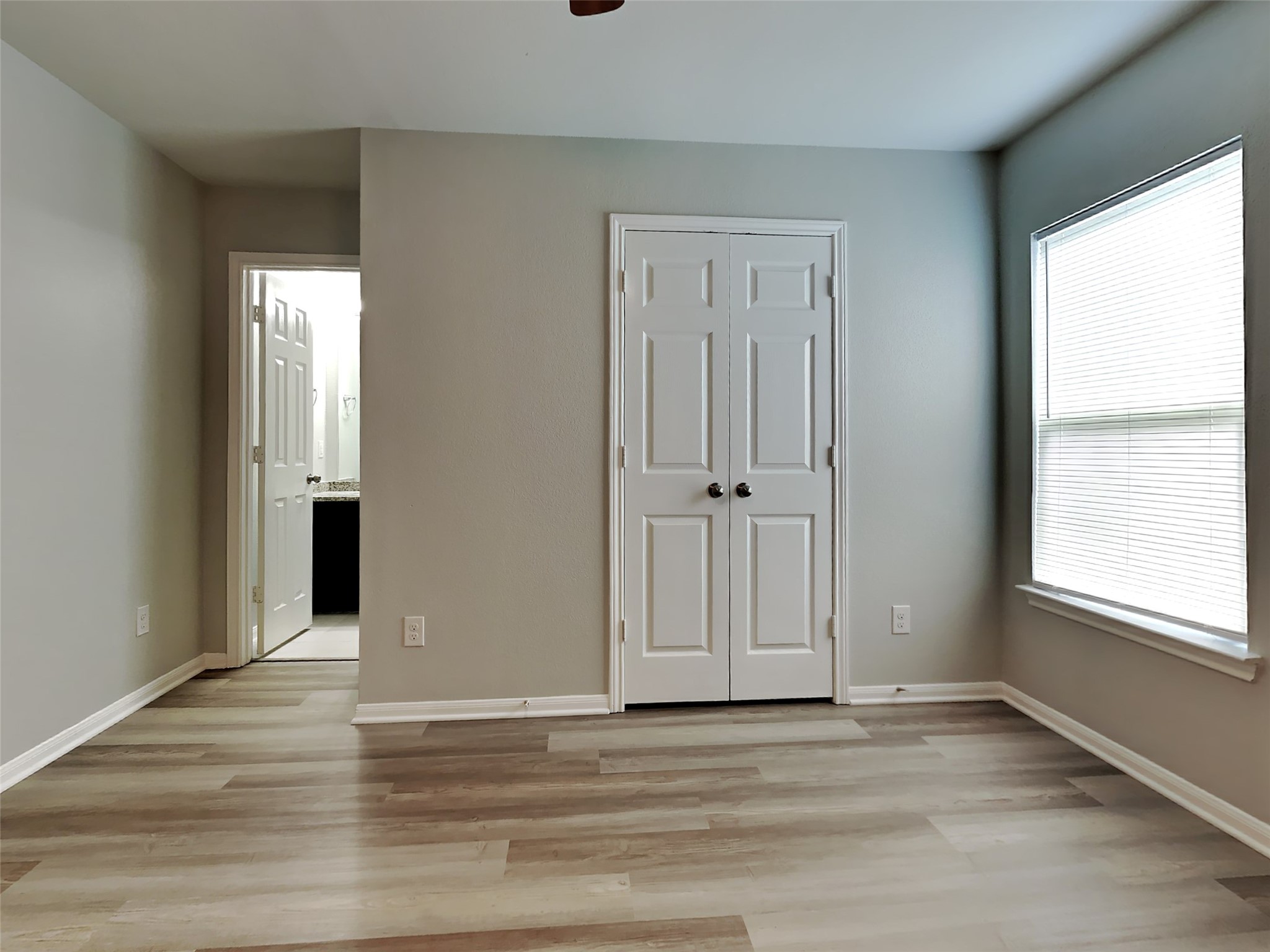 16696 E Ivanhoe Property Photo 8