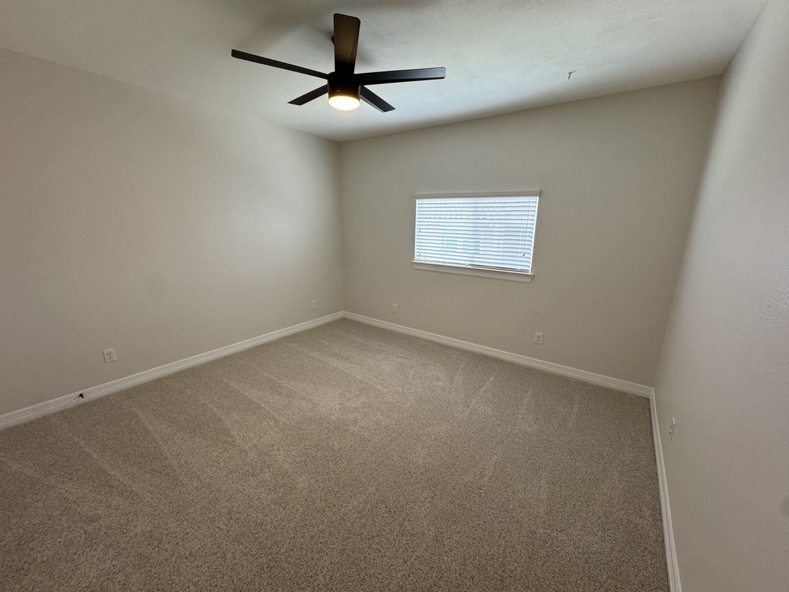 22 W Oaks Drive Property Photo 17