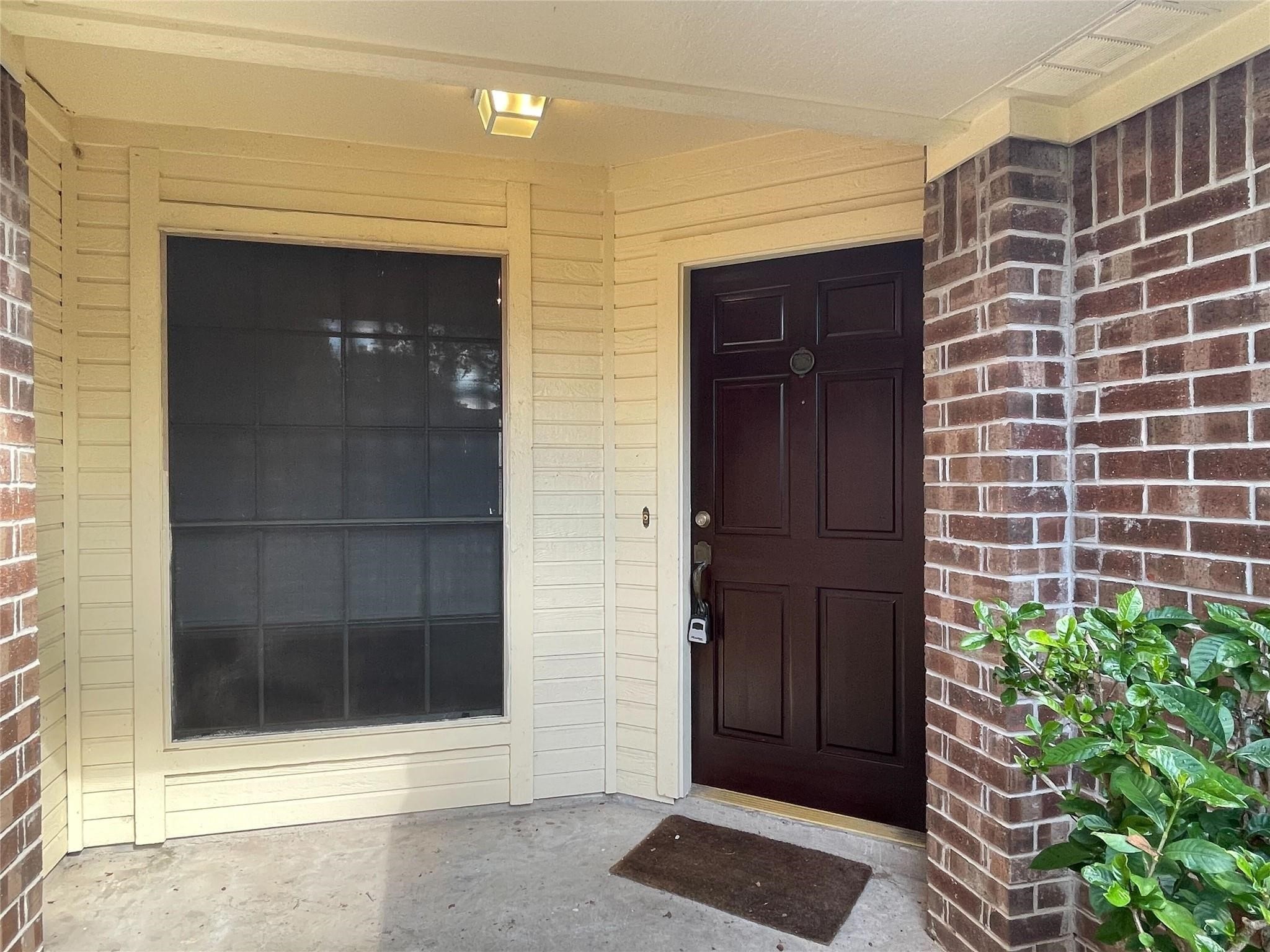 15631 Pilgrim Hall Drive Property Photo 1