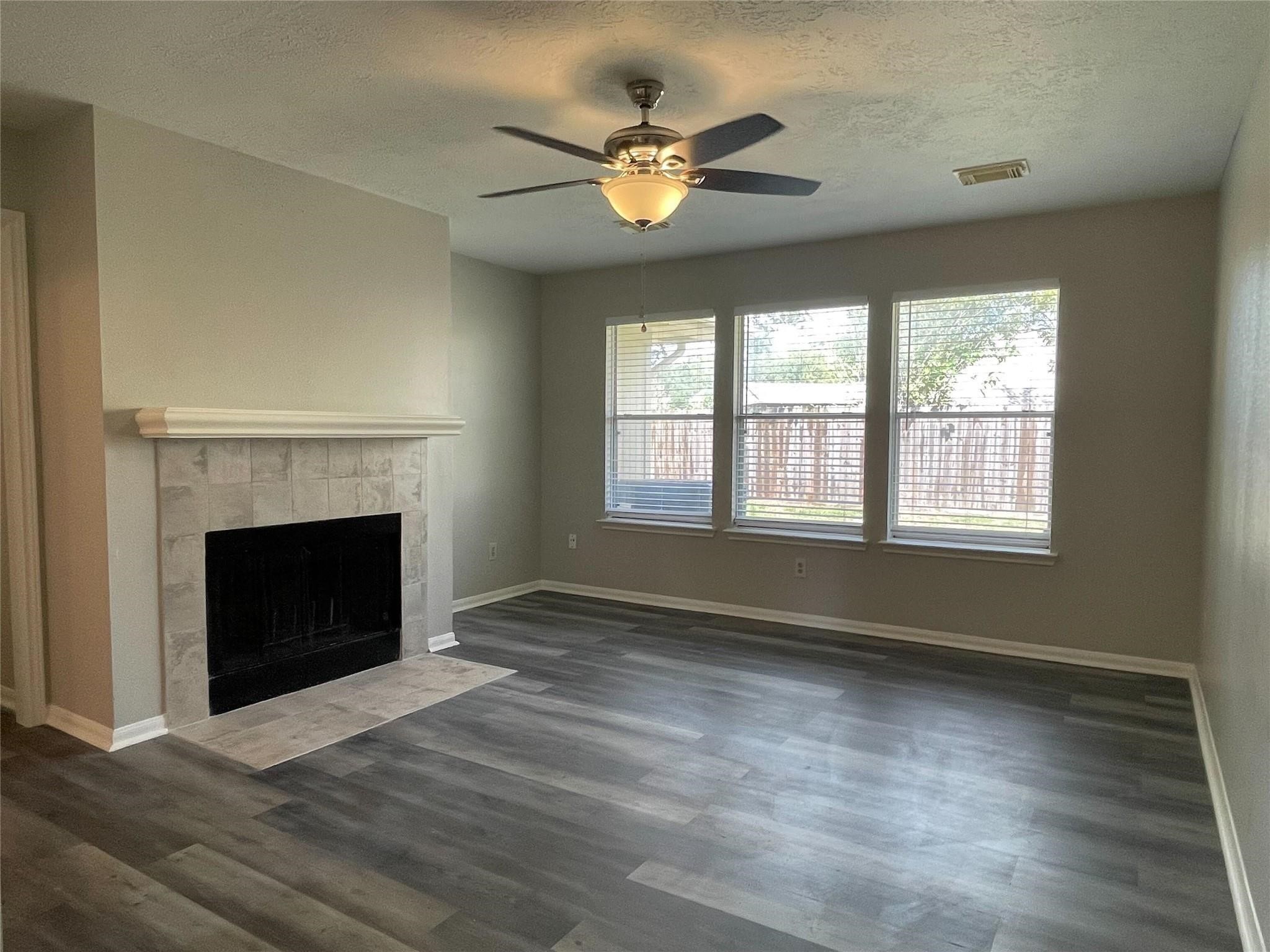 15631 Pilgrim Hall Drive Property Photo 4