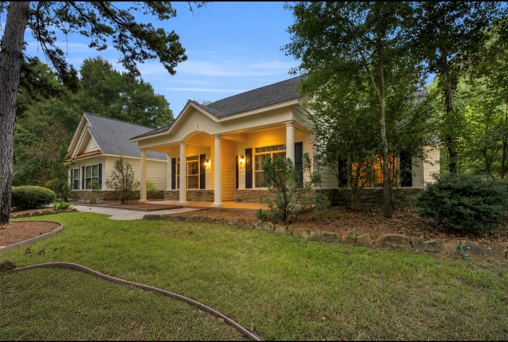 11716 Great Oak Boulevard Property Photo 2