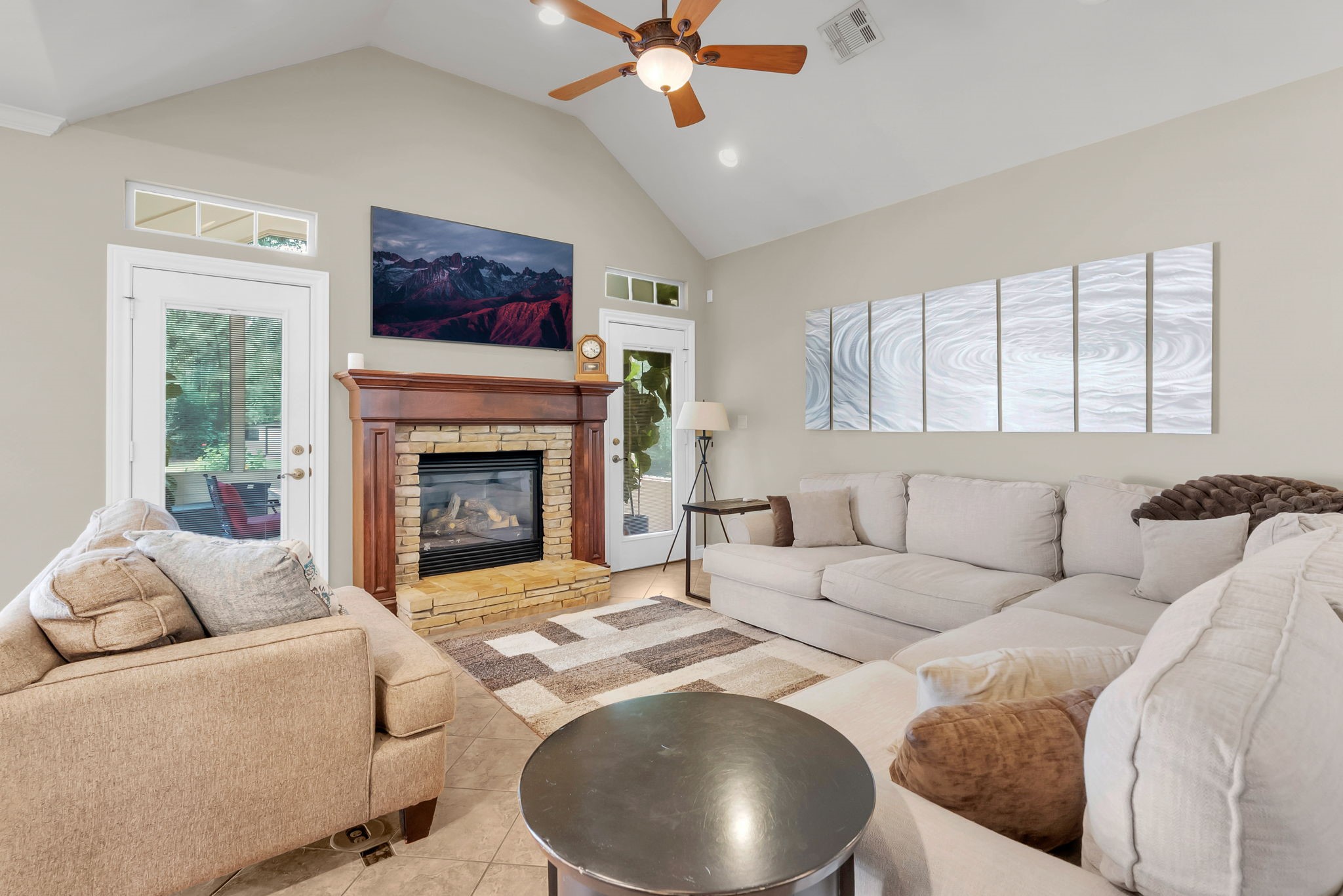 11716 Great Oak Boulevard Property Photo 8