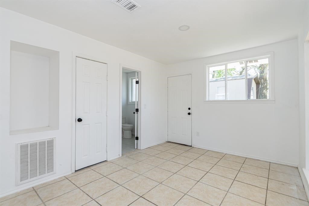 312 N Gaillard Street Property Photo 7