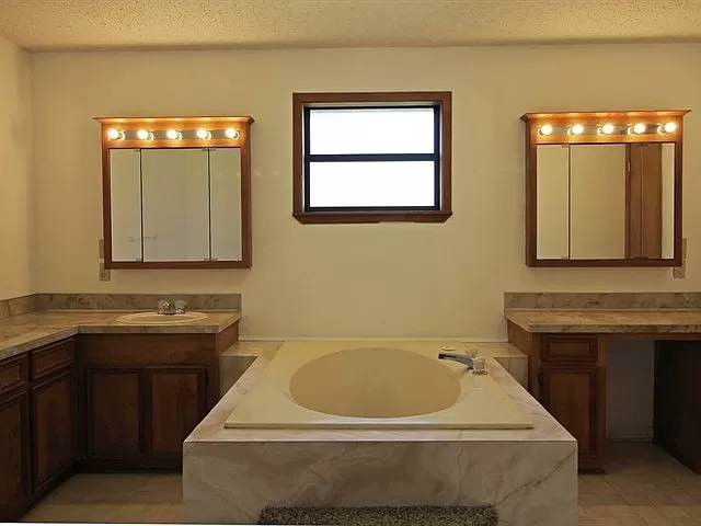 943 State Highway 103 W Property Photo 12