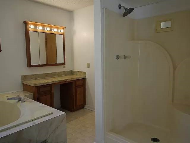 943 State Highway 103 W Property Photo 14