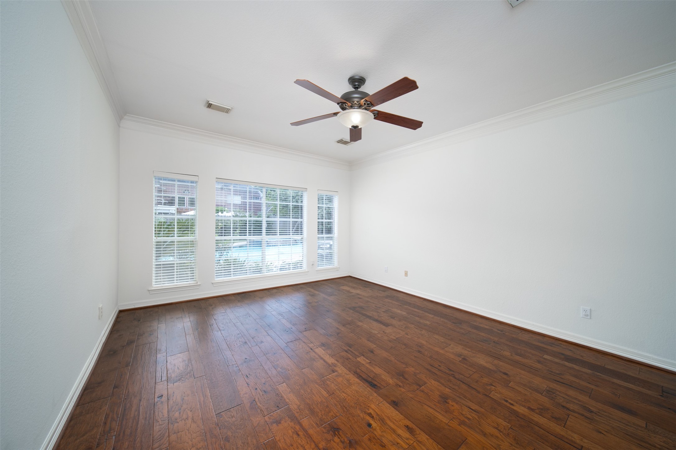 3815 Hogan Court Property Photo 17