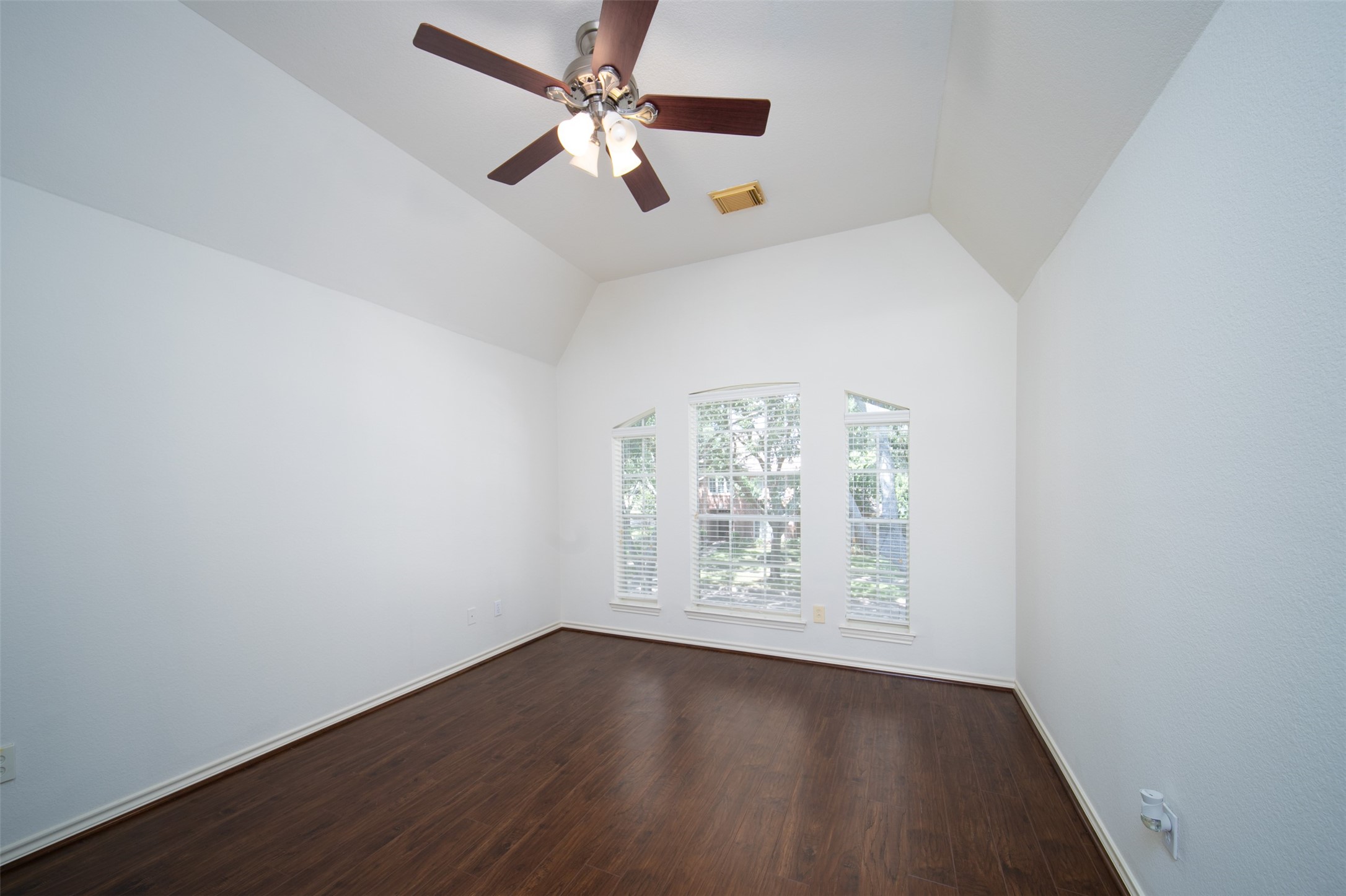 3815 Hogan Court Property Photo 31