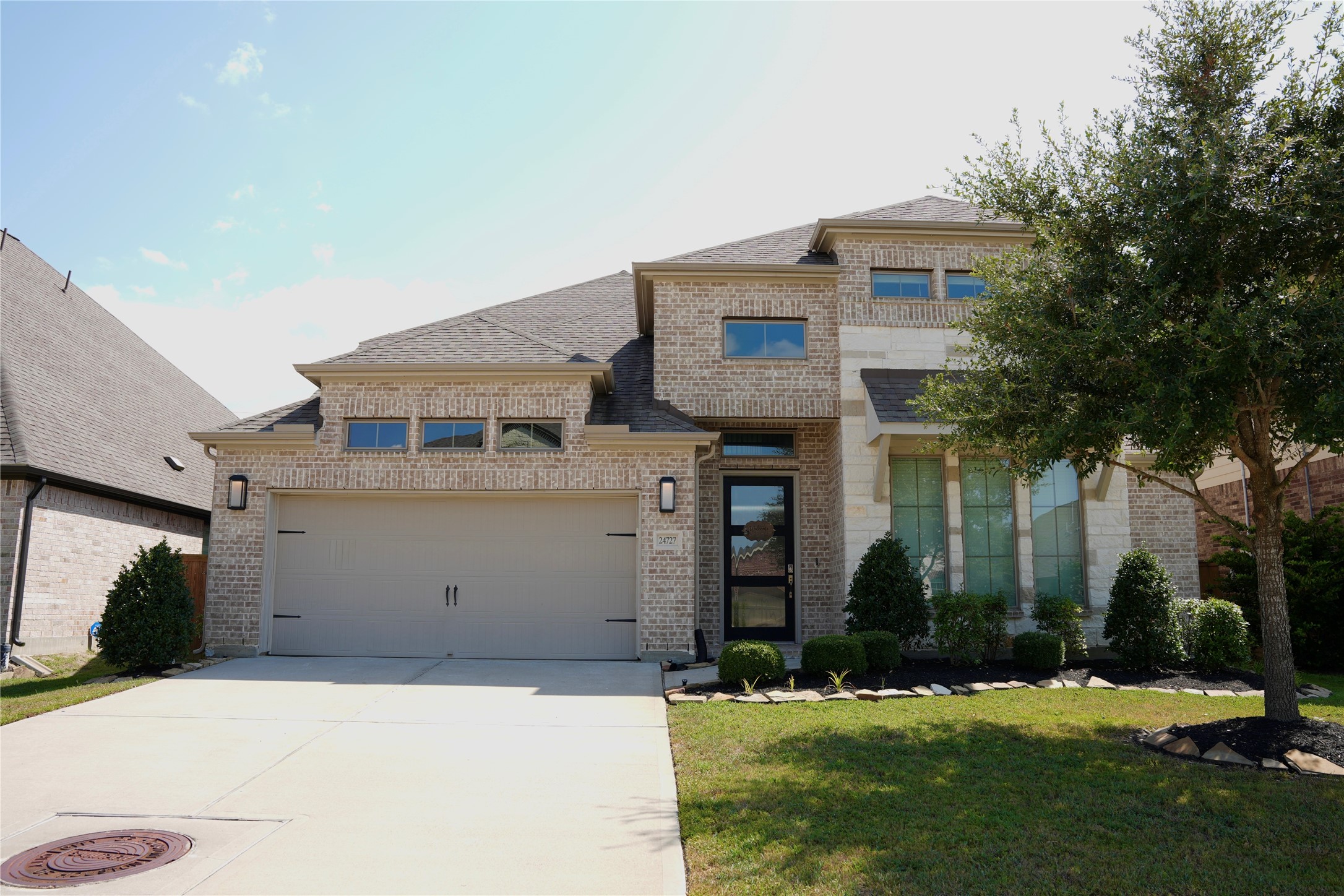 24727 Tanoureen Drive Property Photo 1