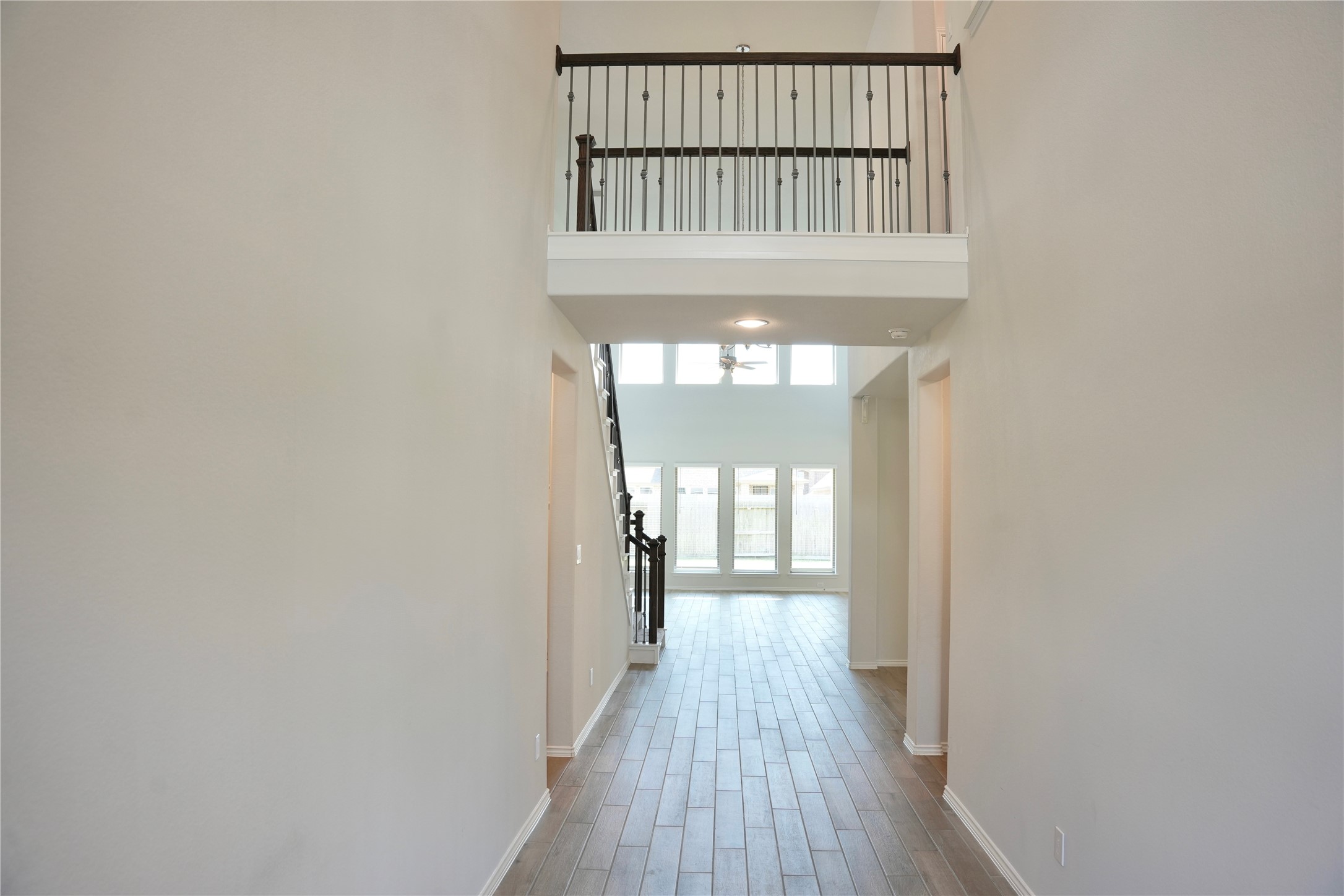 24727 Tanoureen Drive Property Photo 5