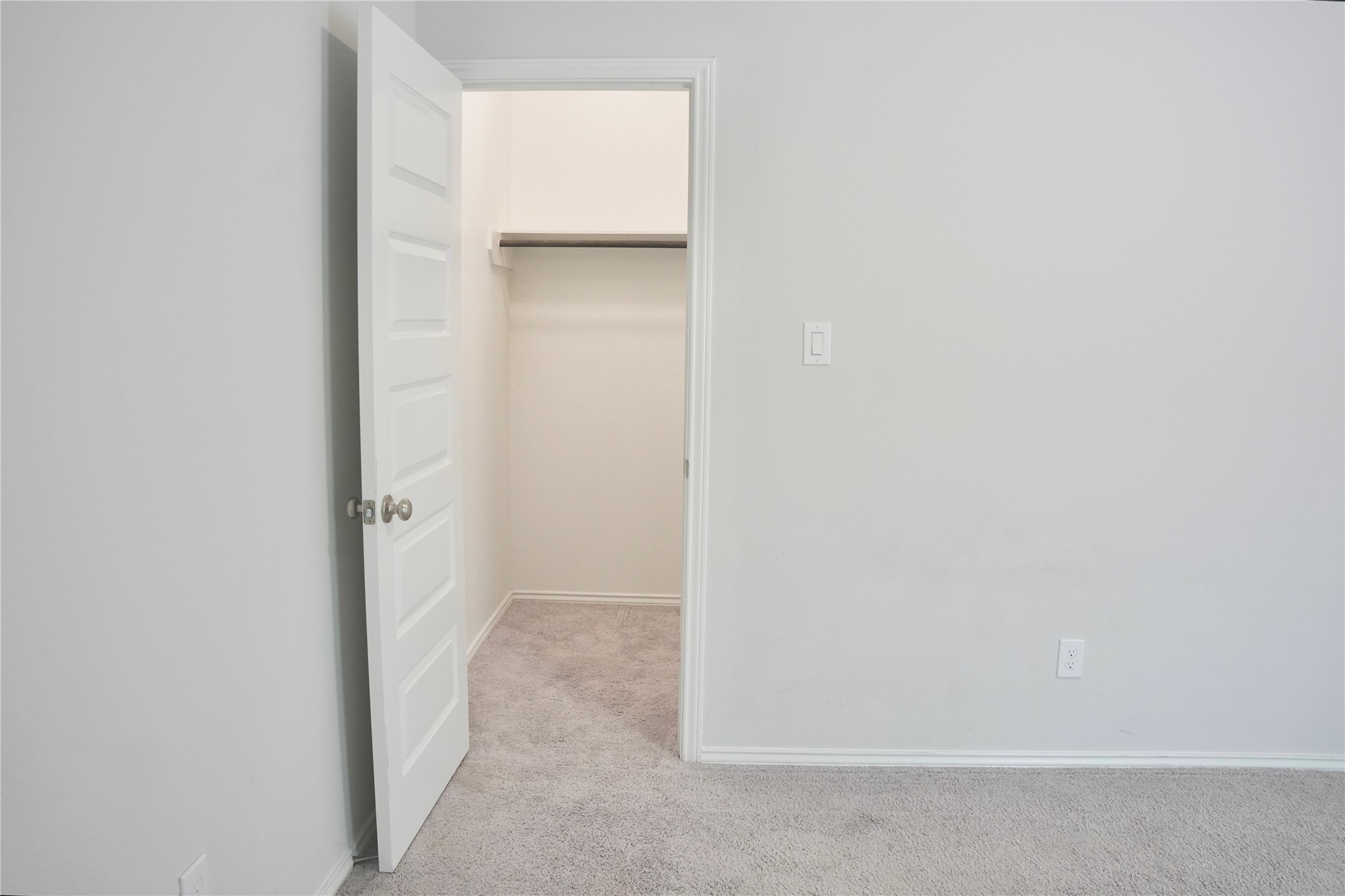 24727 Tanoureen Drive Property Photo 7