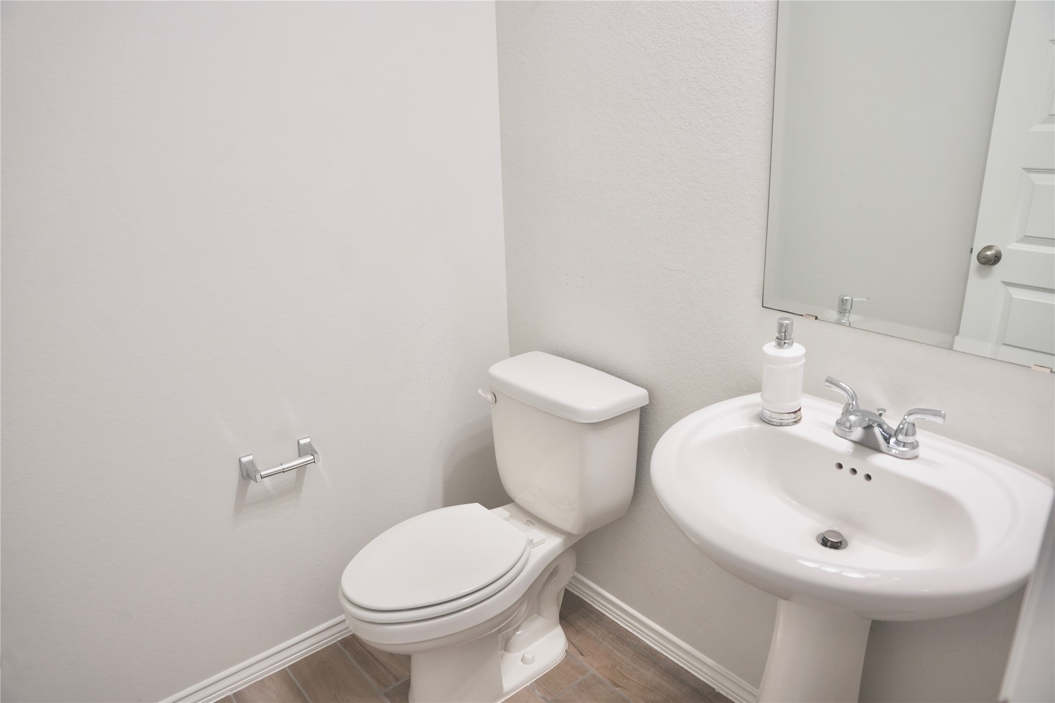 24727 Tanoureen Drive Property Photo 10