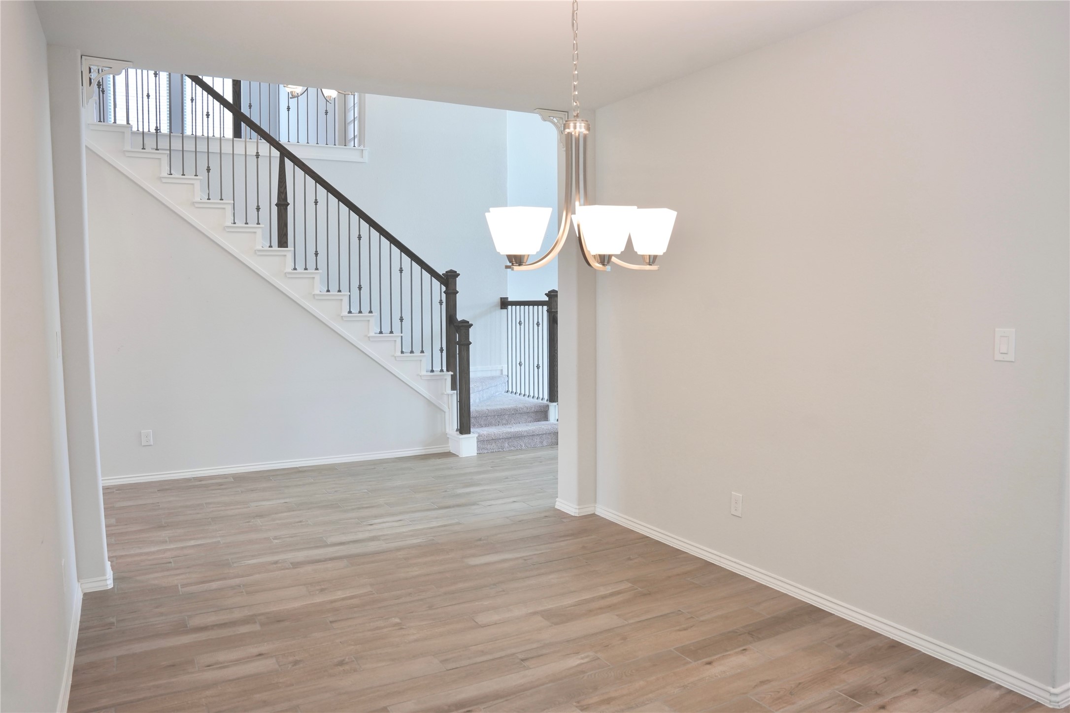 24727 Tanoureen Drive Property Photo 12