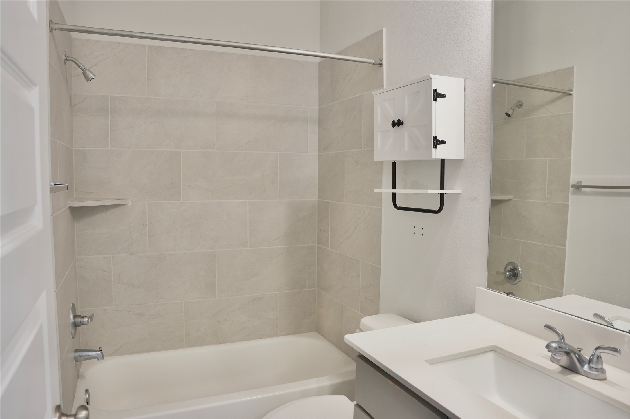 24727 Tanoureen Drive Property Photo 40