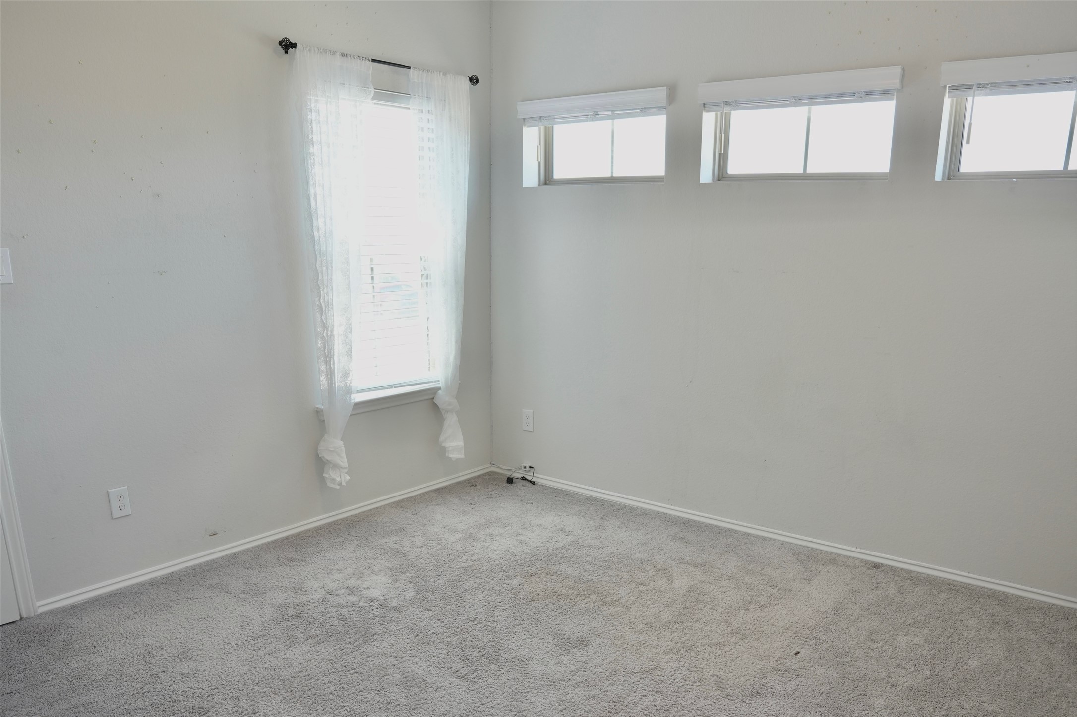 24727 Tanoureen Drive Property Photo 41