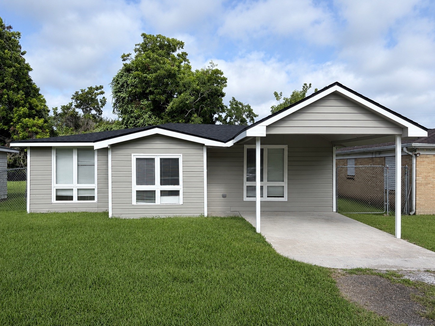 208 Preston Street Property Photo 1