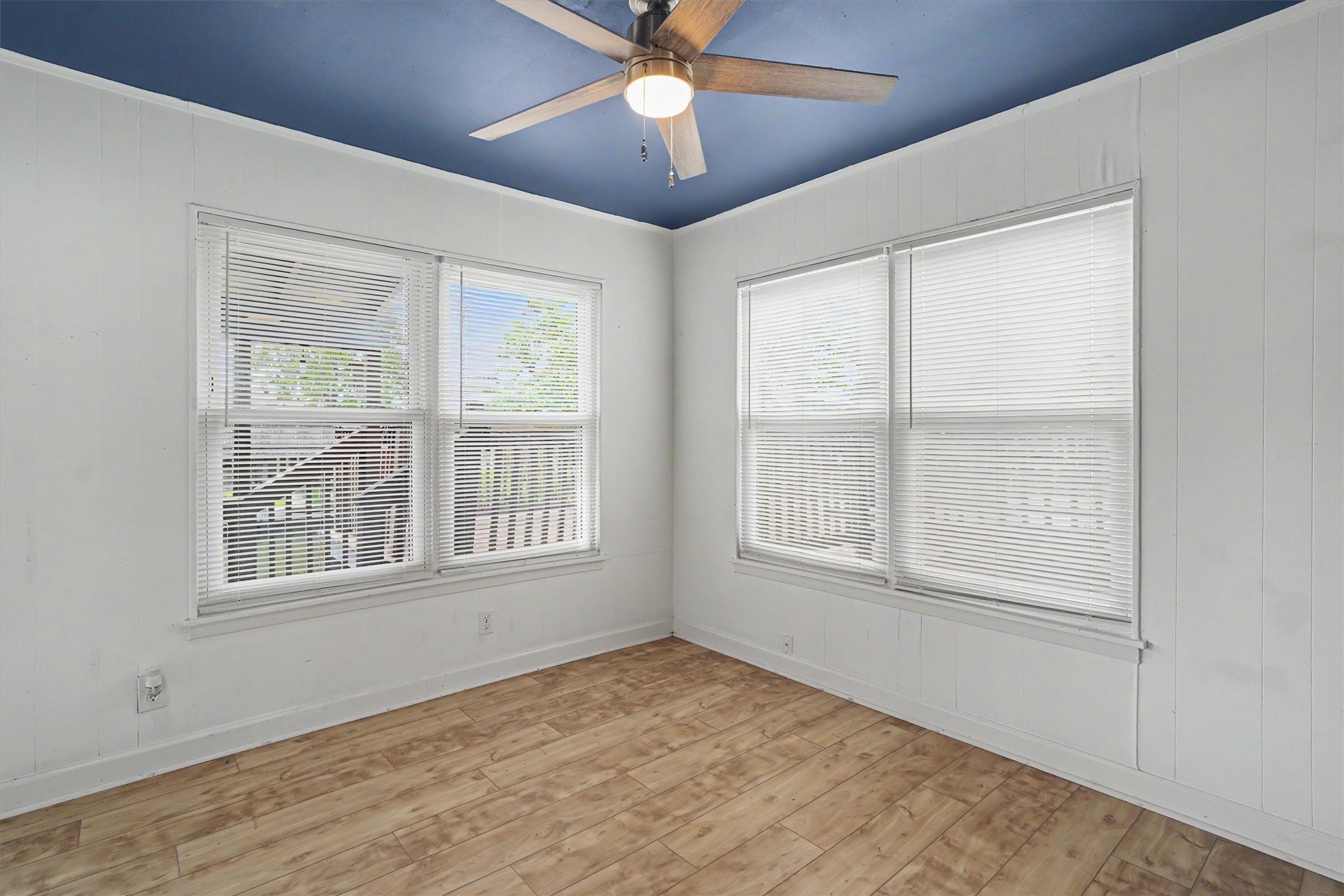 370 Ling Street Property Photo 8