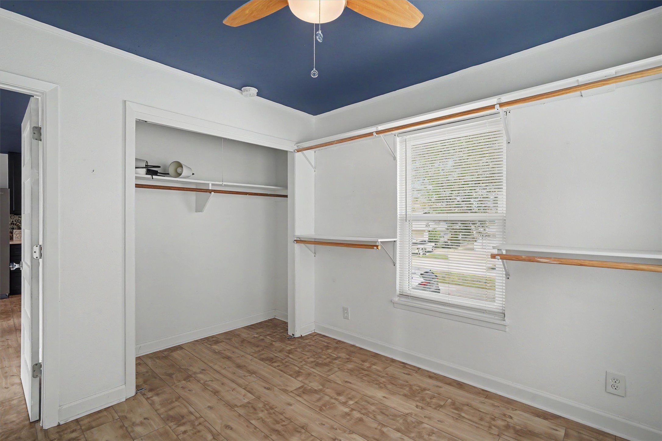 370 Ling Street Property Photo 13