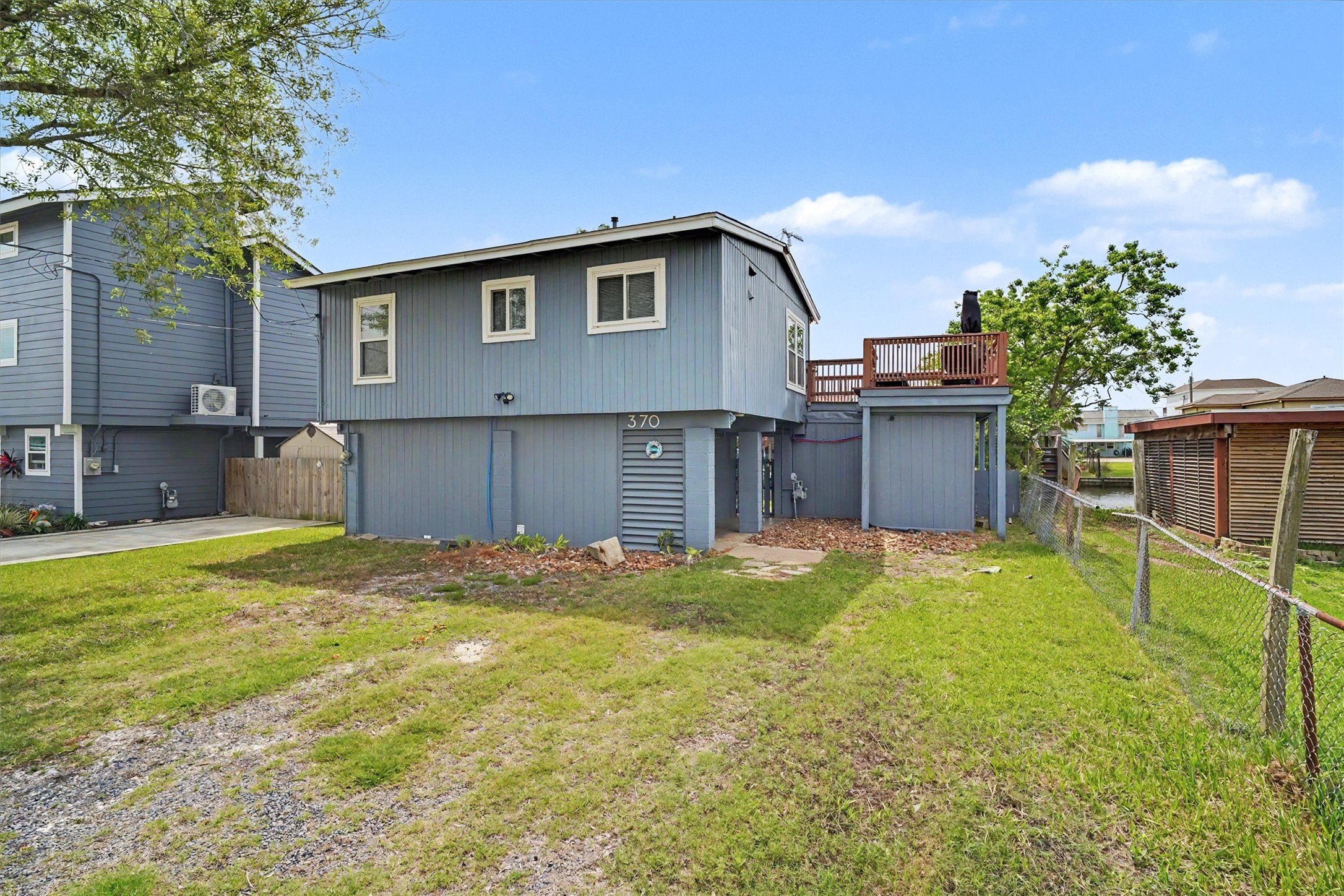 370 Ling Street Property Photo 33