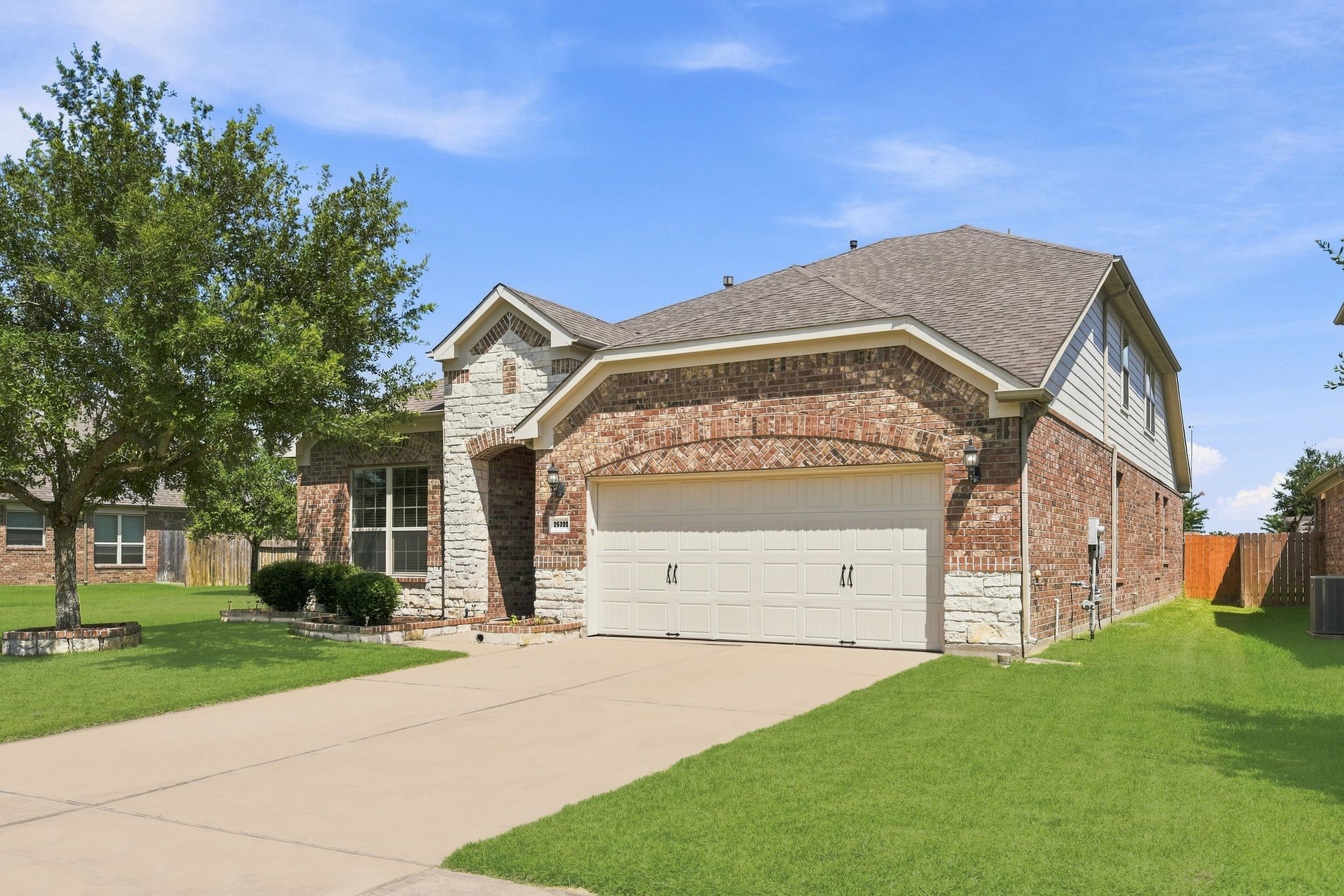 25322 Alverstone Drive Property Photo 3
