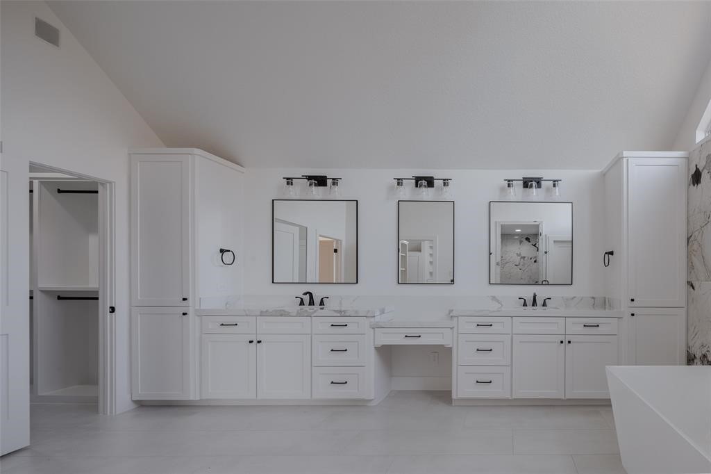 8530 Halls Retreat Court Property Photo 21