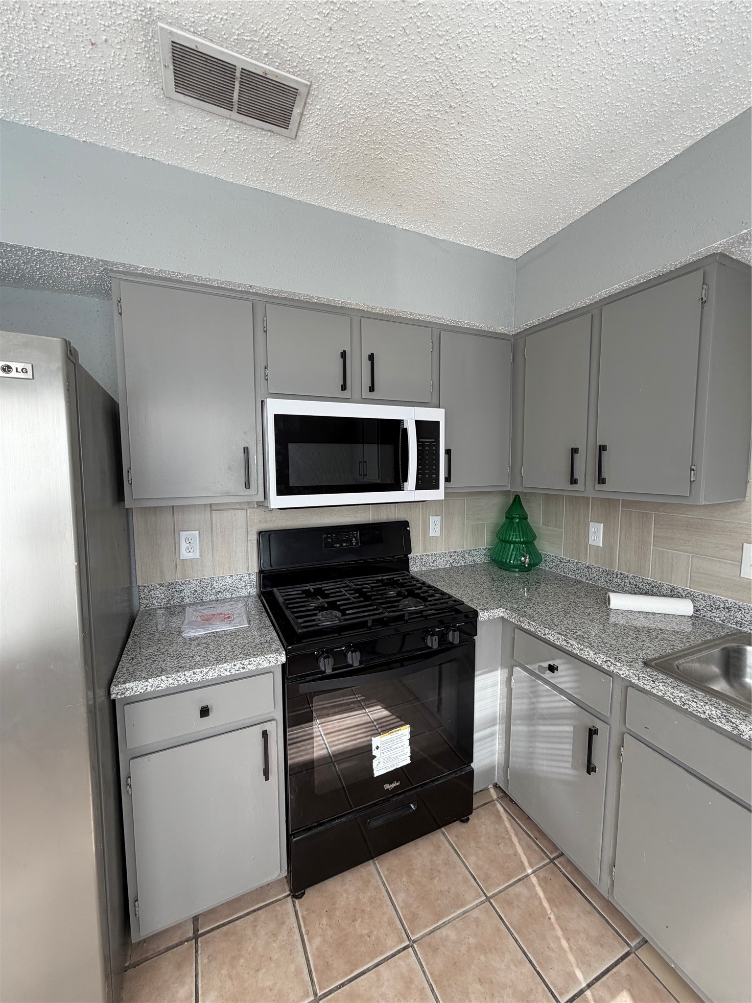 19459 Cypress River Drive Property Photo 2