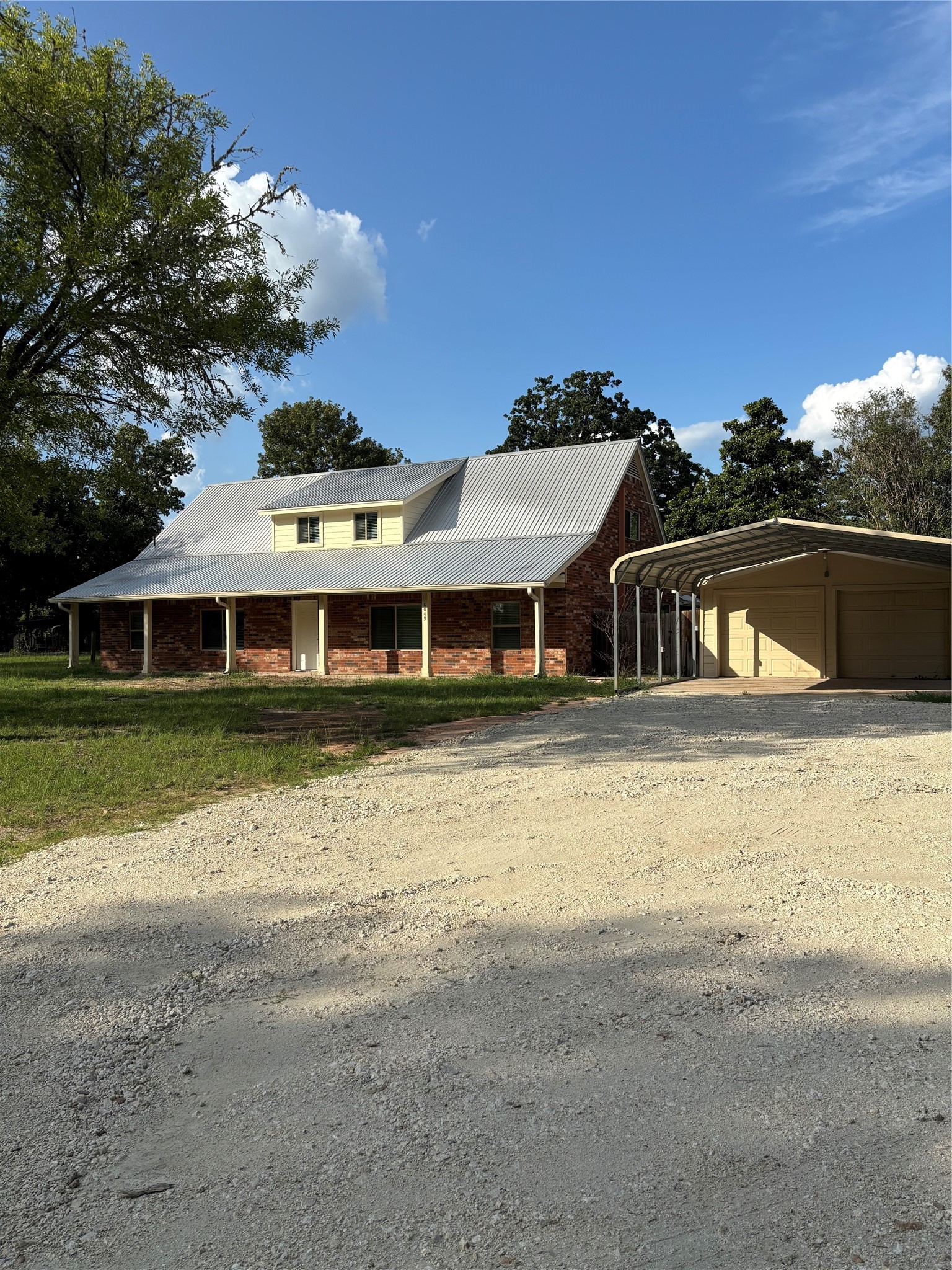 8049 Forest Hills Drive Property Photo 6