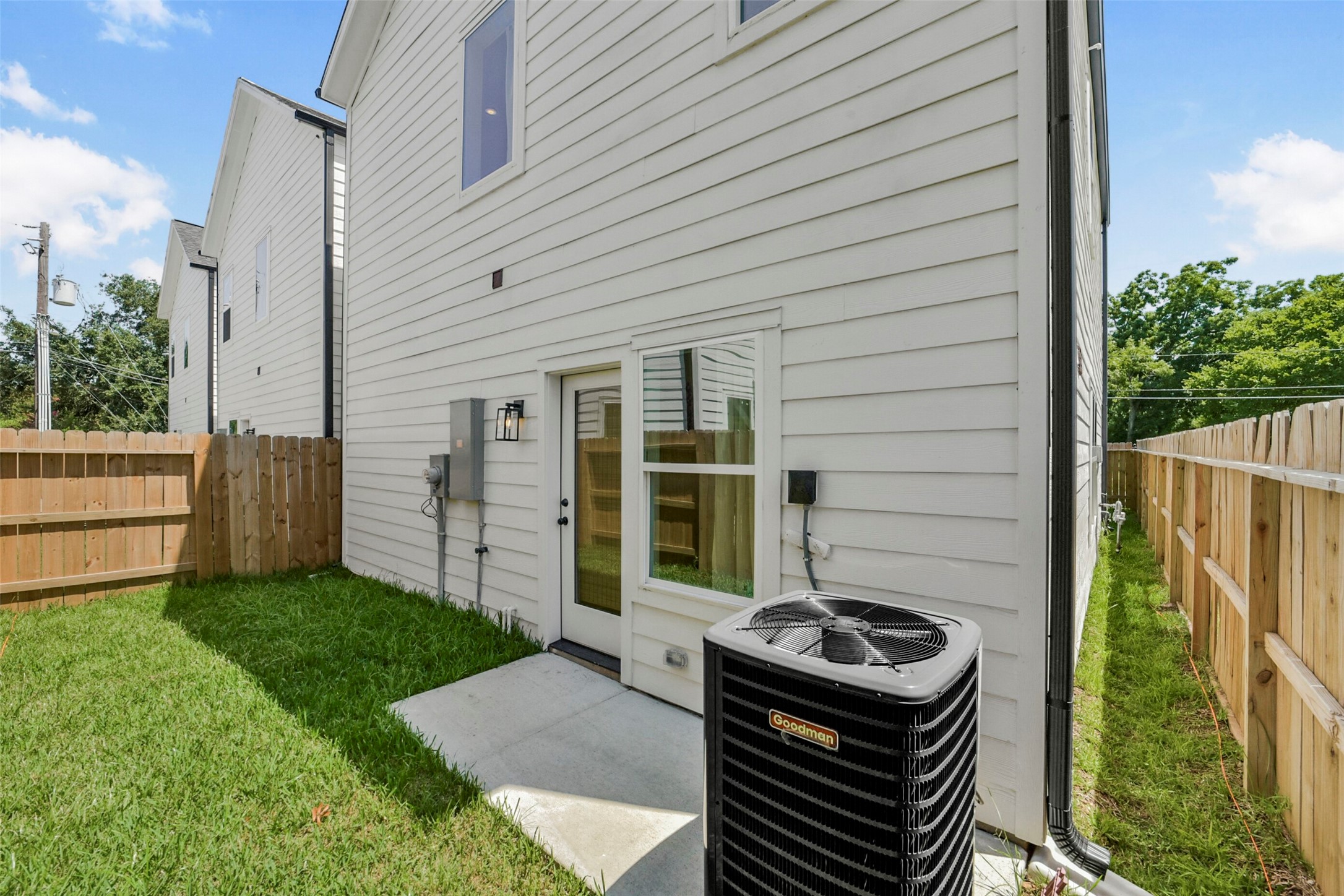 9525 Beckley Street Property Photo 25