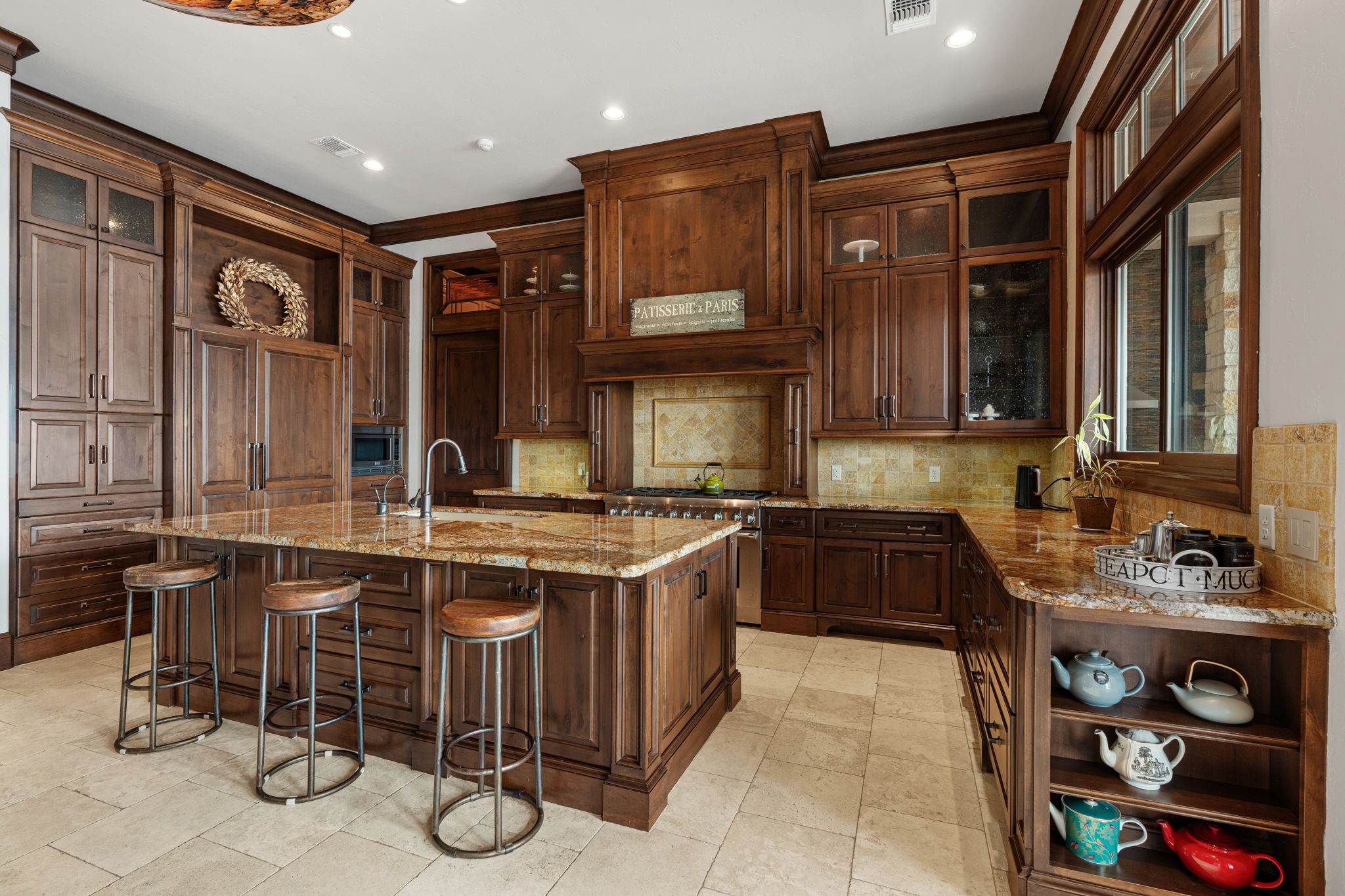 64 Benthaven W Property Photo 11