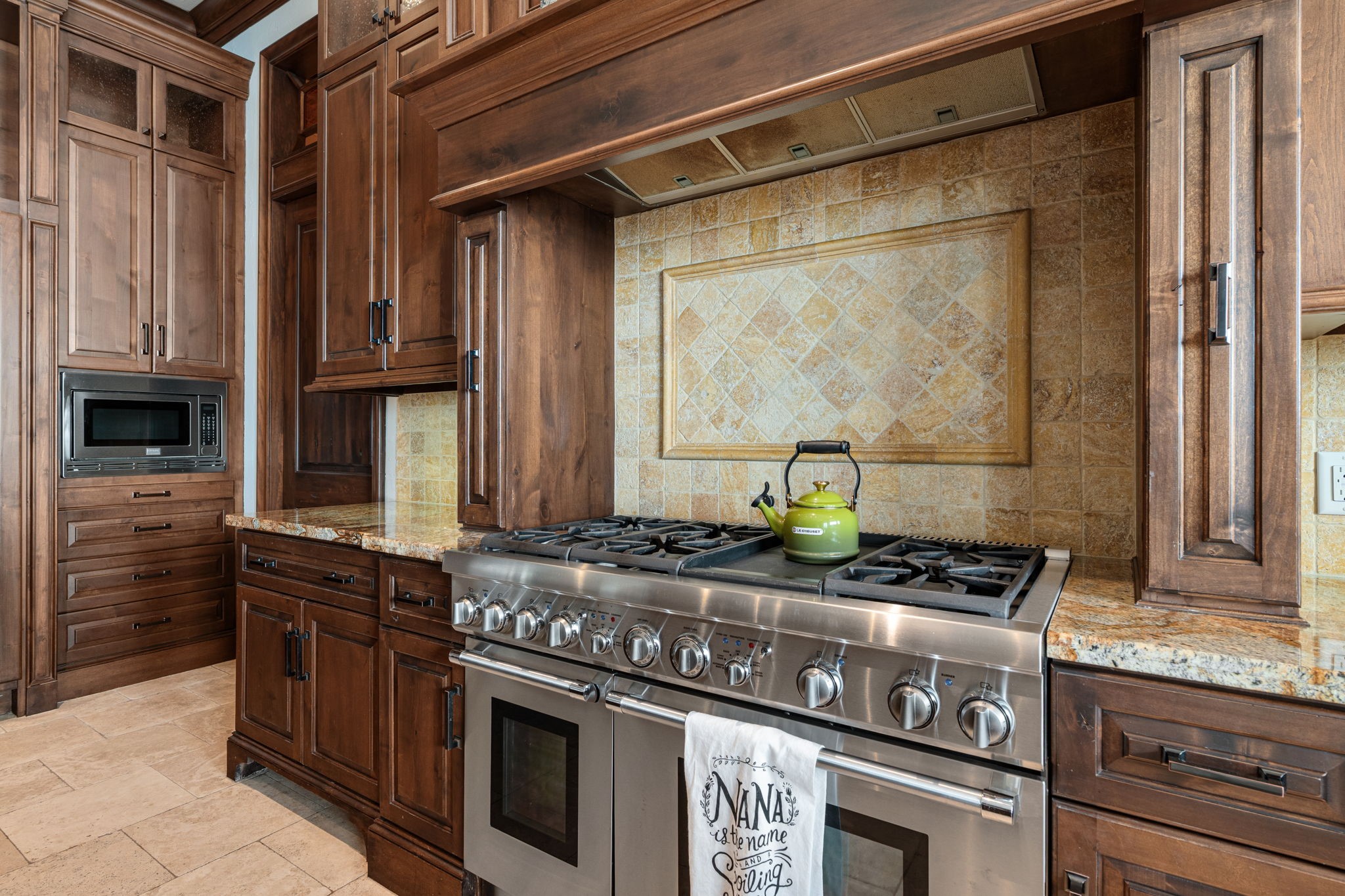 64 Benthaven W Property Photo 13