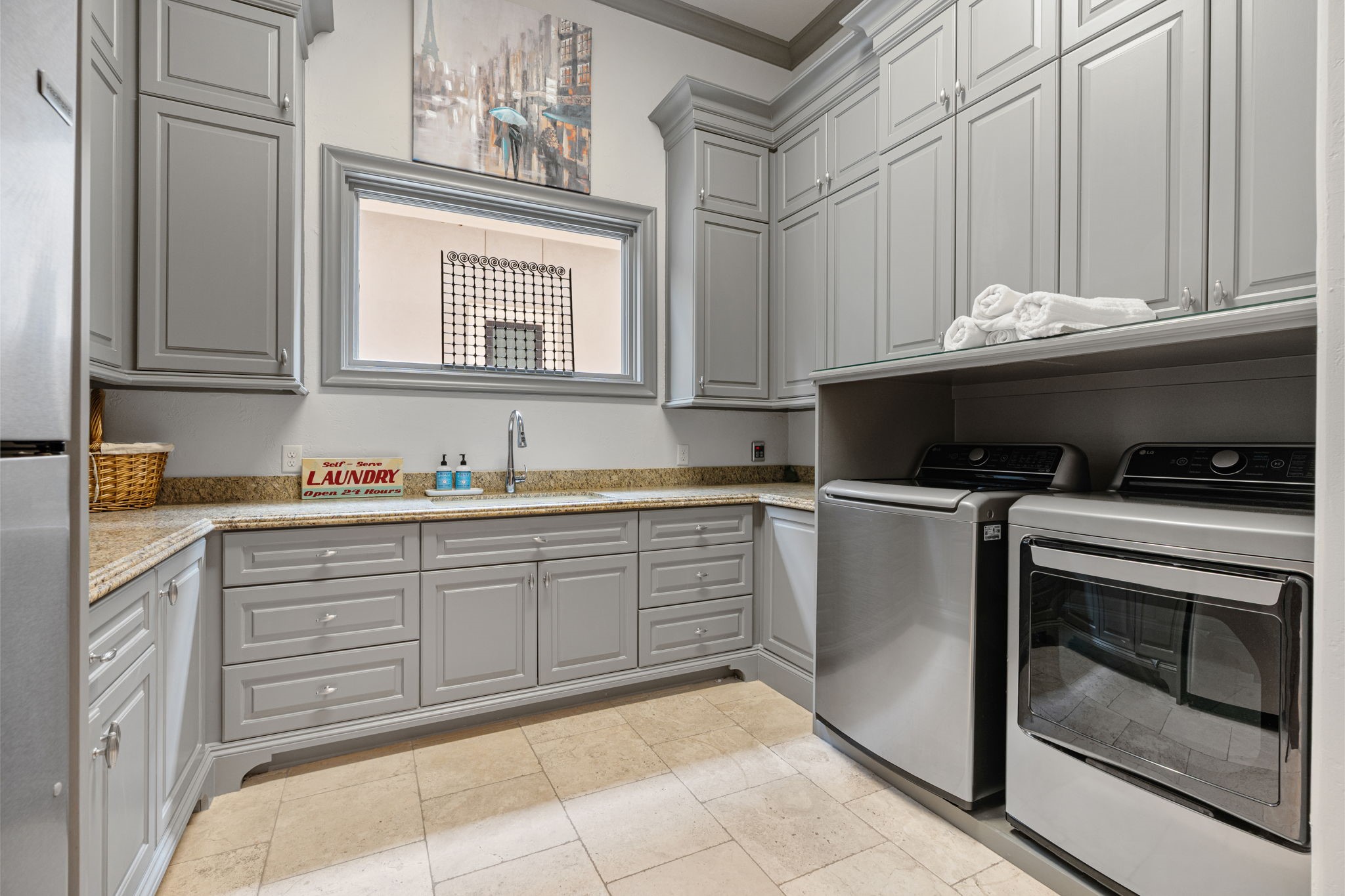 64 Benthaven W Property Photo 35