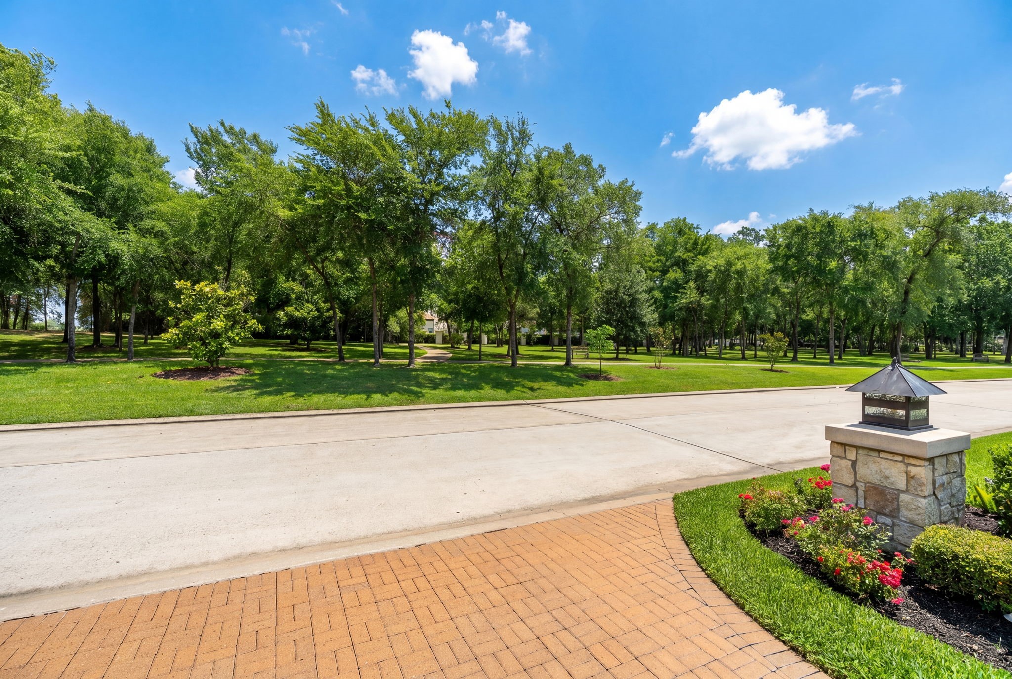64 Benthaven W Property Photo 41